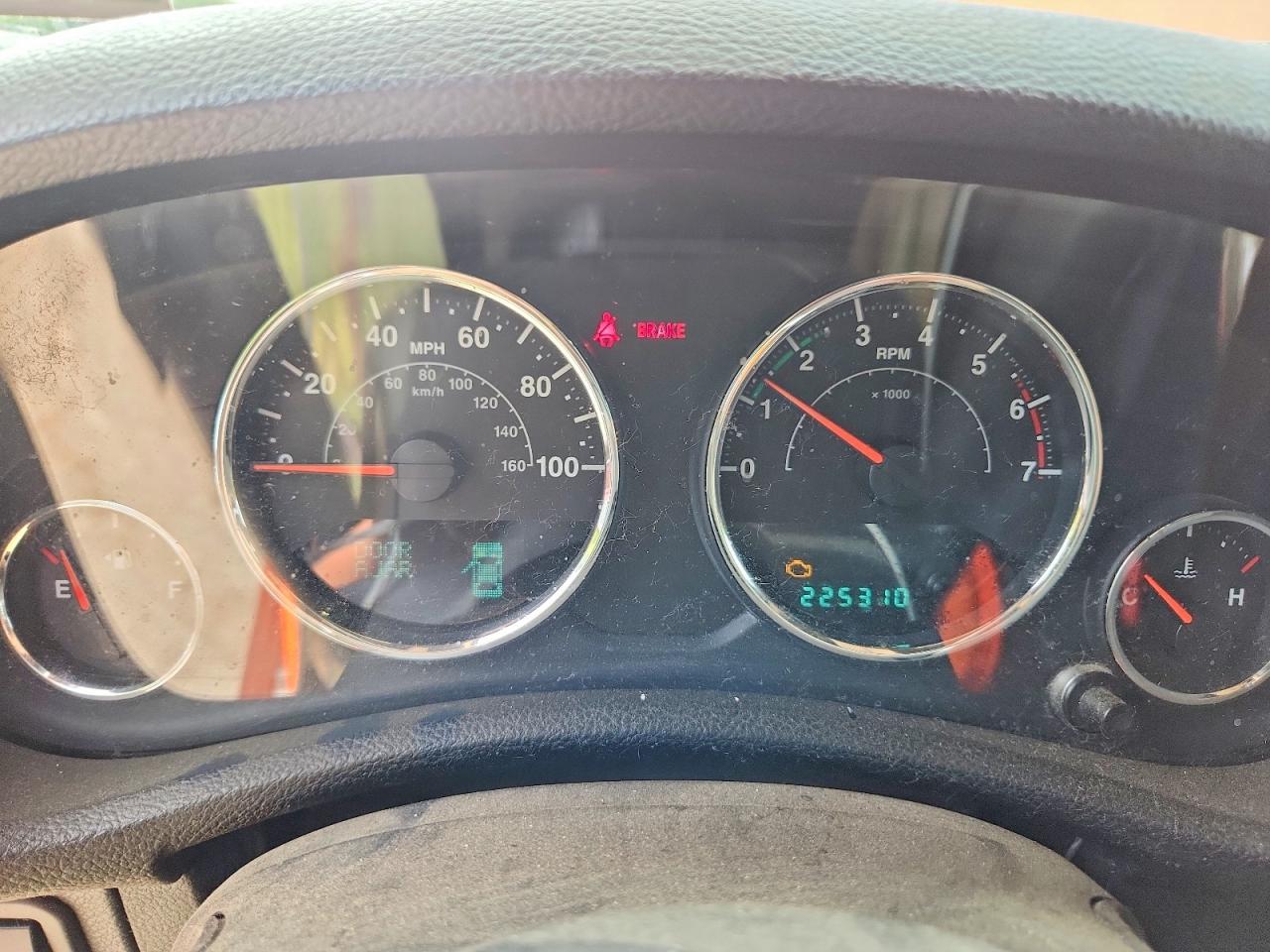 2011 Jeep Wrangler Unlimited Rubicon Orange vin: 1J4HA6H11BL641539