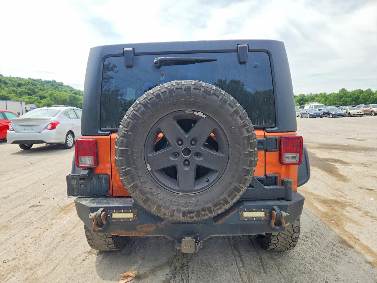 2011 Jeep Wrangler Unlimited Rubicon Orange vin: 1J4HA6H11BL641539