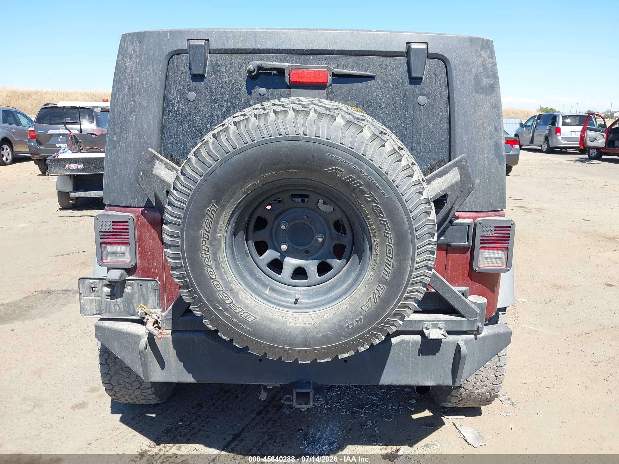 2010 Jeep Wrangler Unlimited Rubicon Burgundy vin: 1J4HA6H13AL233364