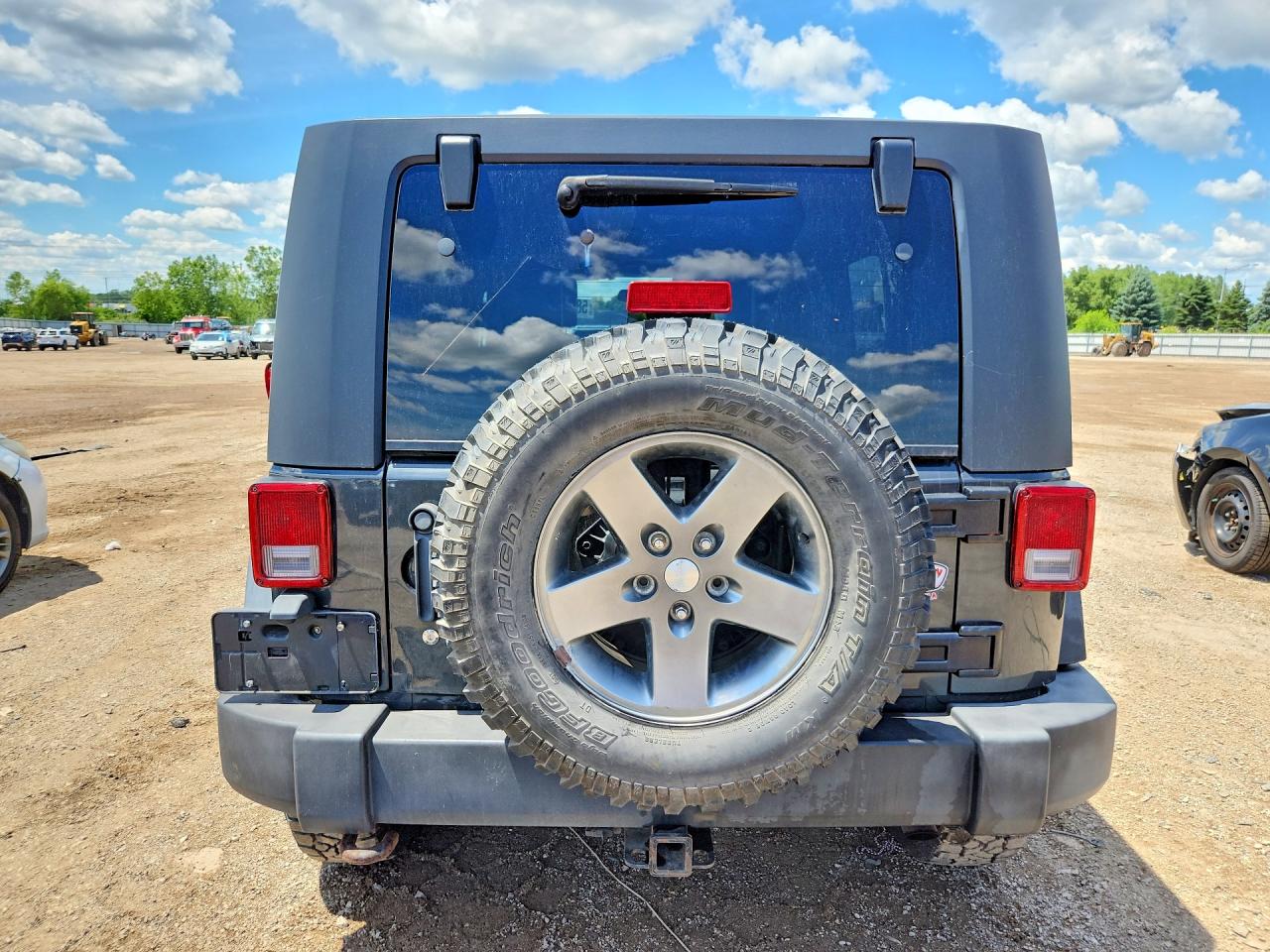 2010 Jeep Wrangler Unlimited Rubicon Gray vin: 1J4HA6H18AL128562