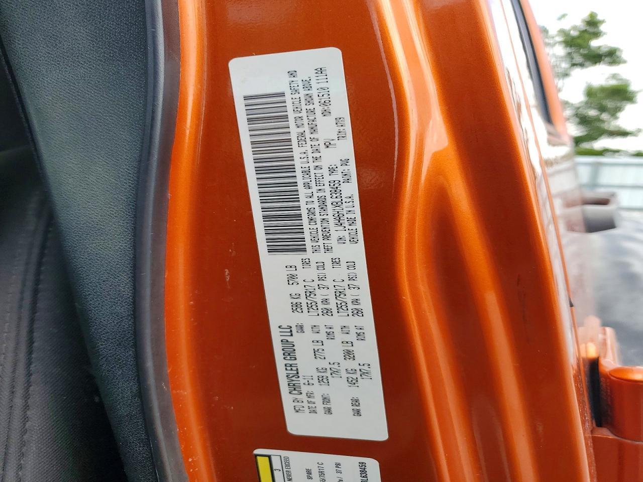 2011 Jeep Wrangler Unlimited Rubicon Orange vin: 1J4HA6H1XBL638459