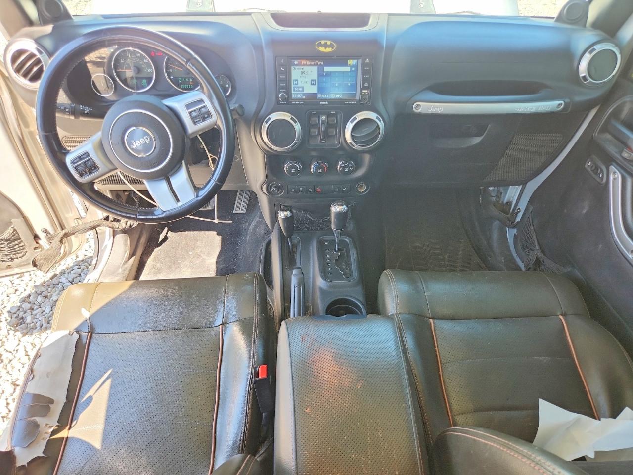 2011 Jeep Wrangler Unlimited Jeep 70th Anniversary Серебряный vin: 1J4HA7H16BL613869