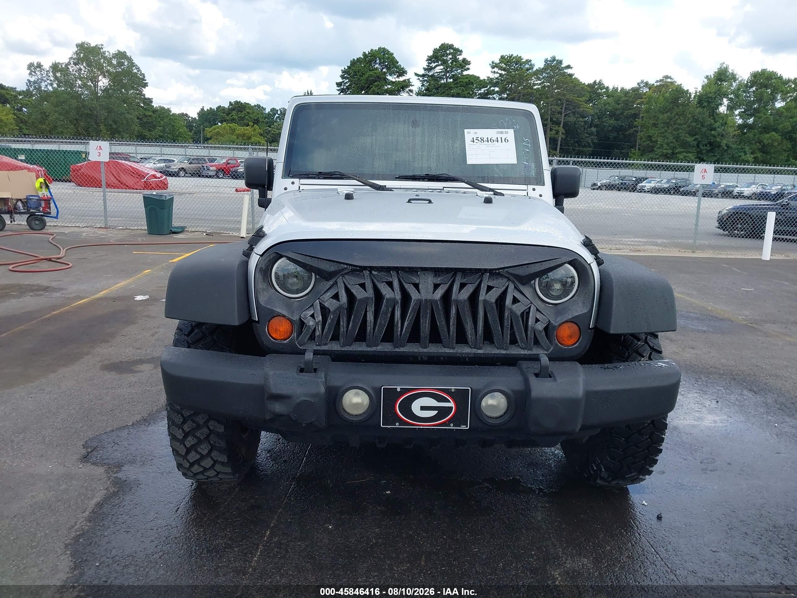 2010 Jeep Wrangler Unlimited Sport Серебряный vin: 1J4HB3H16AL165685