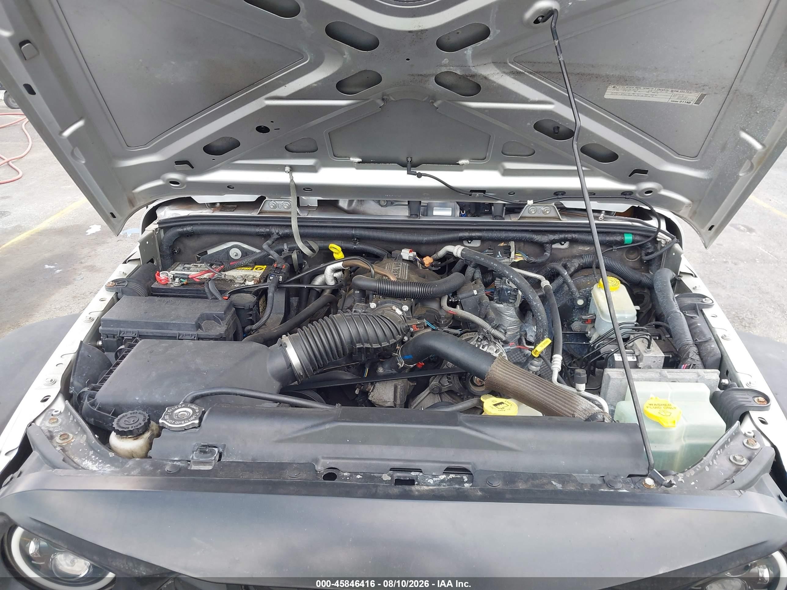 2010 Jeep Wrangler Unlimited Sport Серебряный vin: 1J4HB3H16AL165685