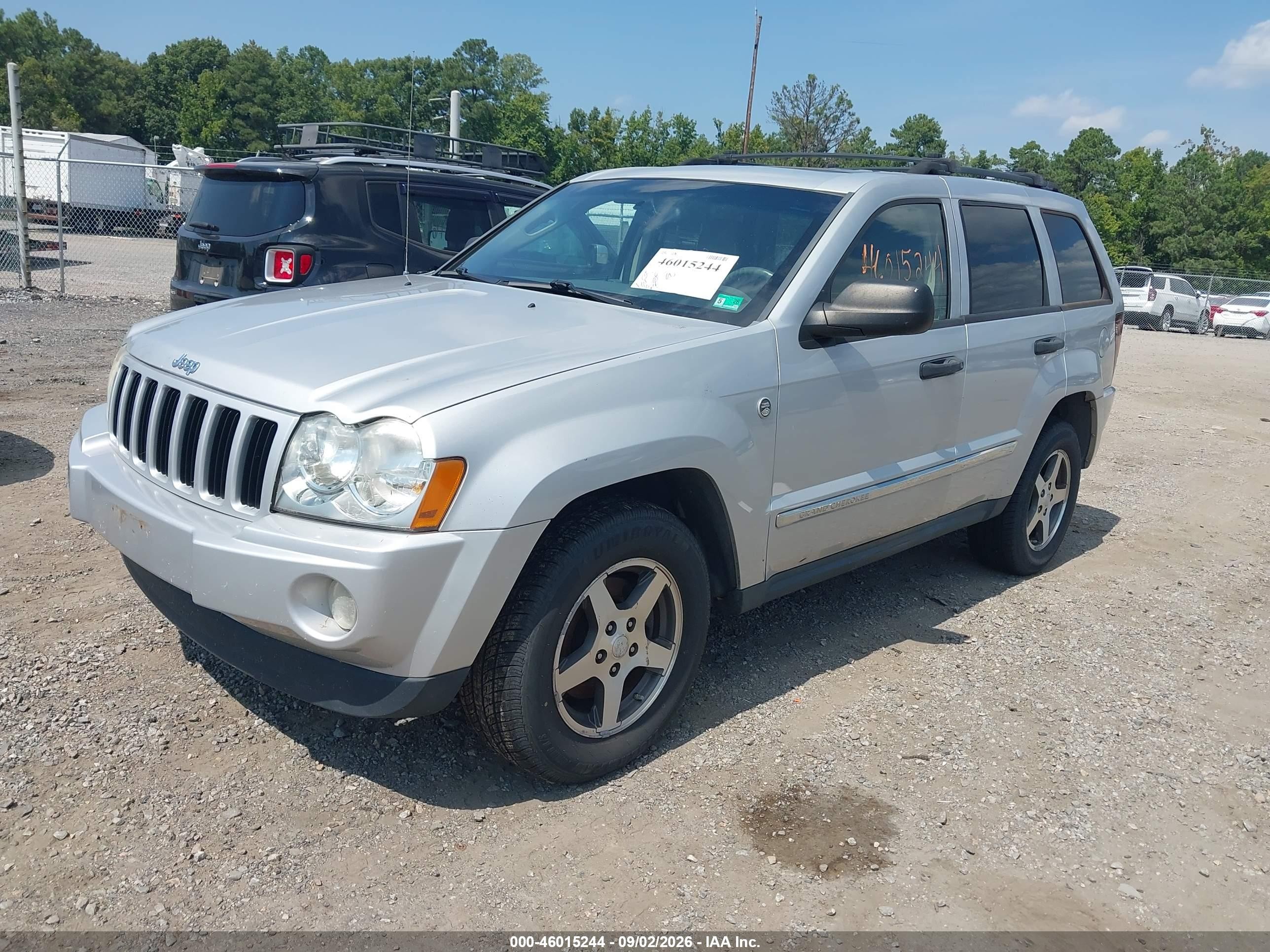2005 Jeep Grand Cherokee Laredo Silver vin: 1J4HR48N05C731916