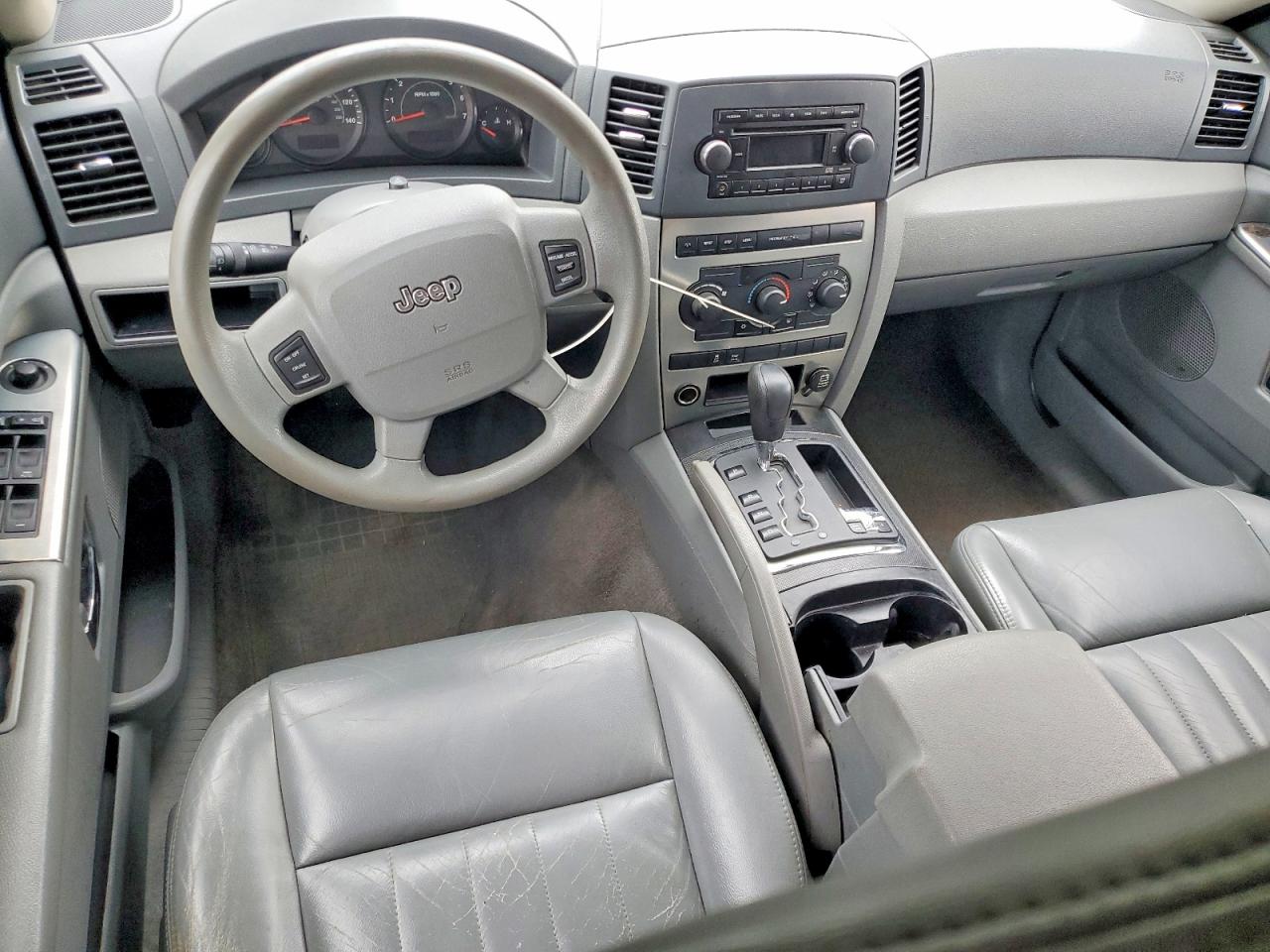 2006 Jeep Grand Cherokee Laredo White vin: 1J4HR48N06C212771