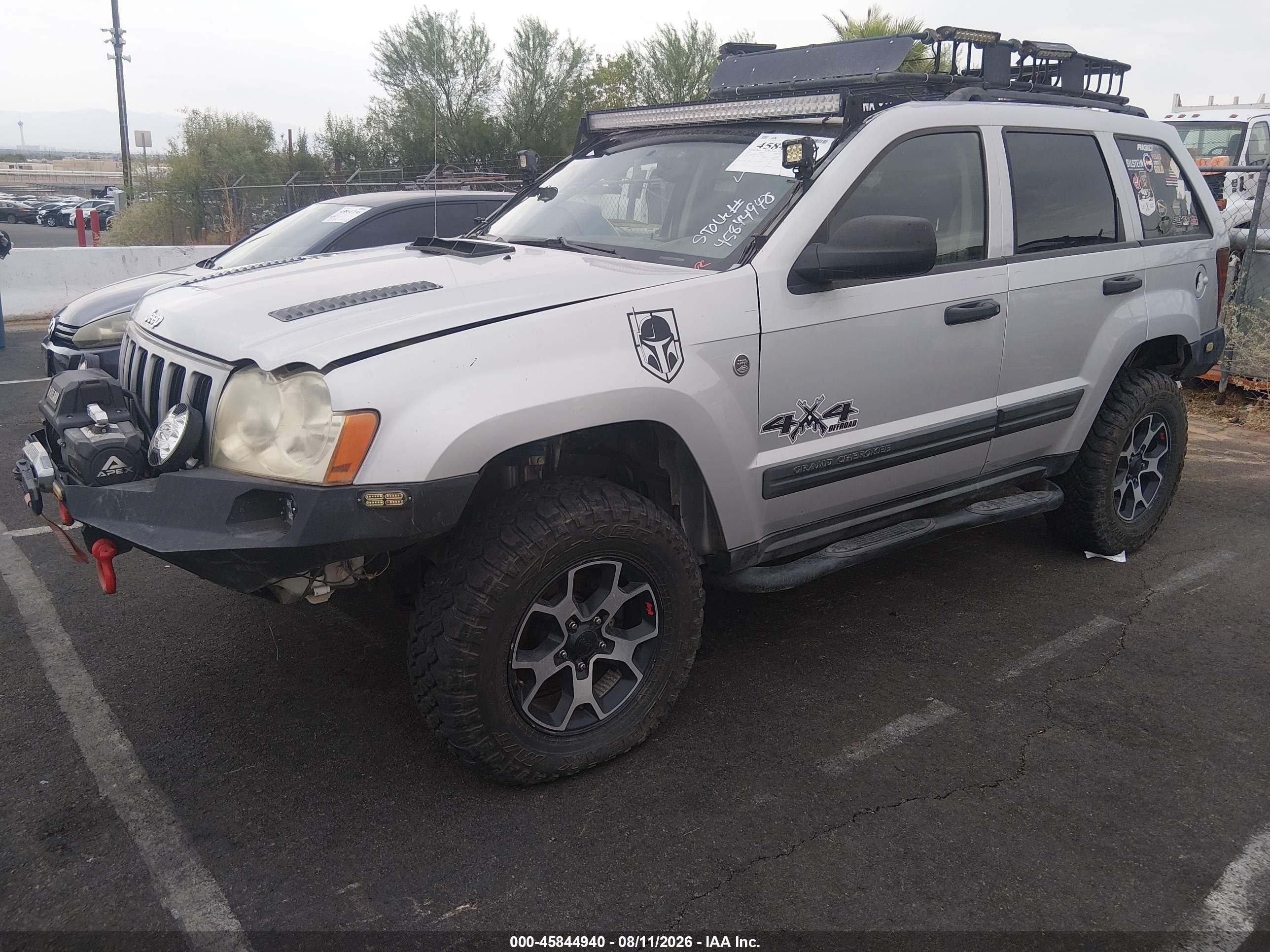 2005 Jeep Grand Cherokee Laredo Silver vin: 1J4HR48N15C538190