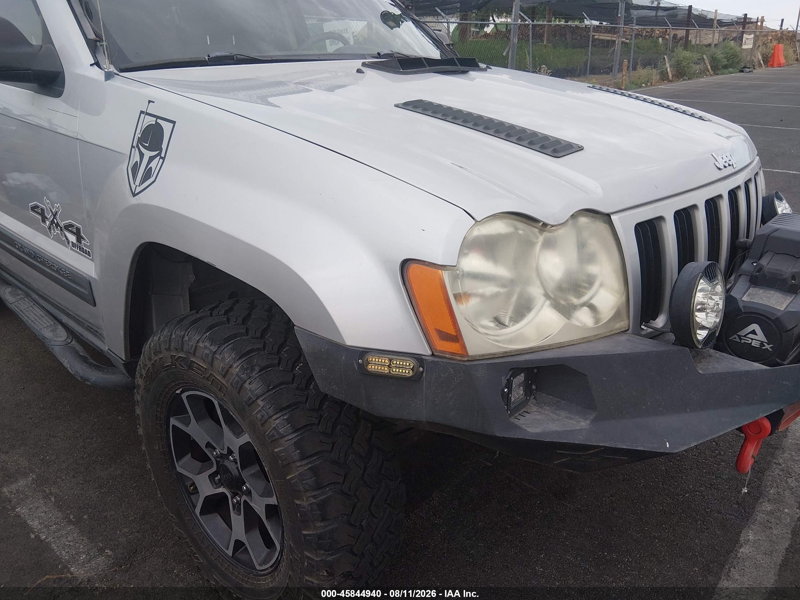 2005 Jeep Grand Cherokee Laredo Silver vin: 1J4HR48N15C538190
