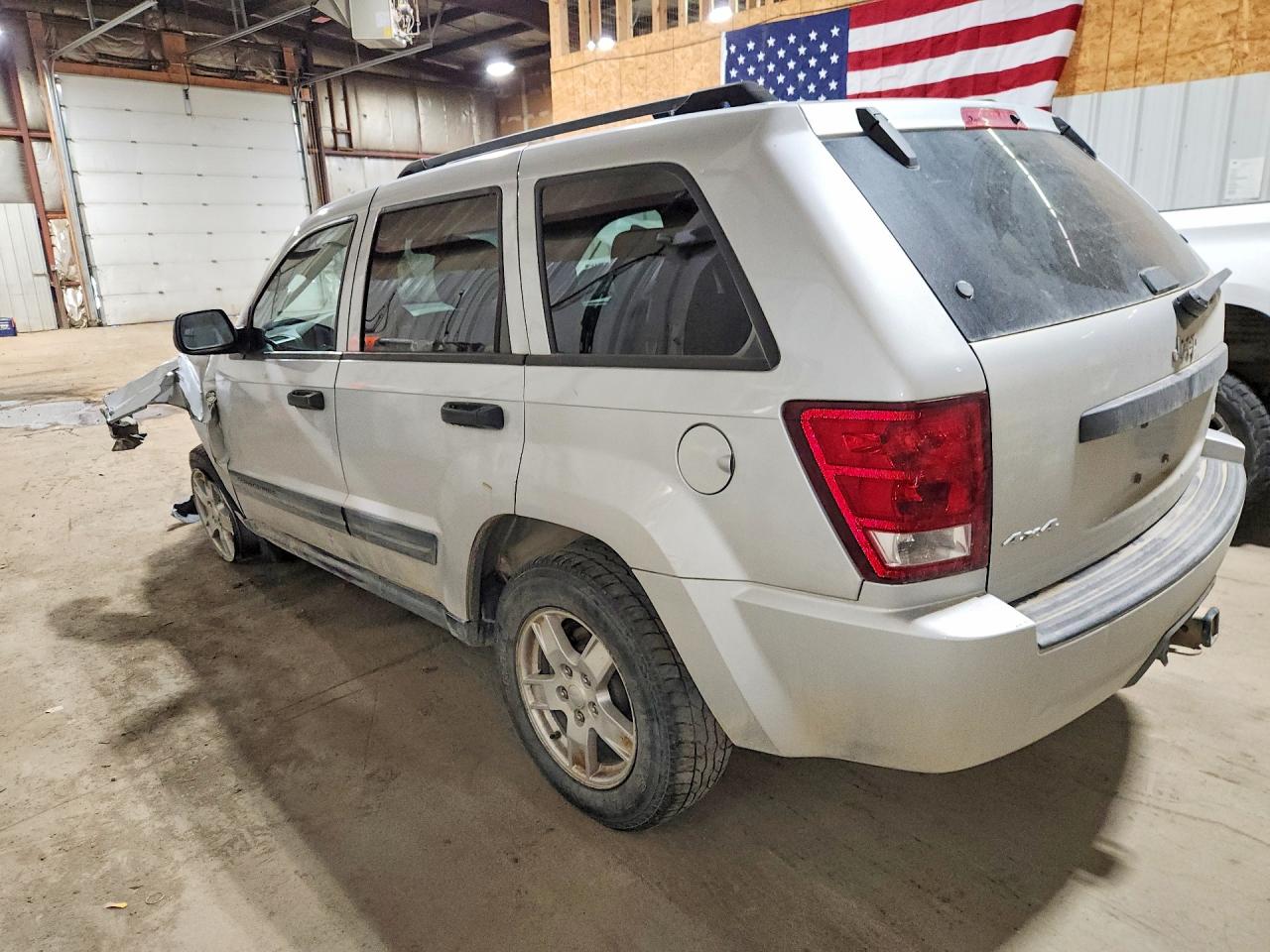2005 Jeep Grand Cherokee Laredo Silver vin: 1J4HR48N15C575885