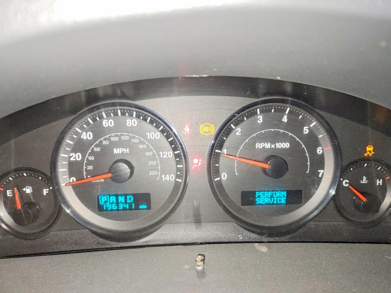 2005 Jeep Grand Cherokee Laredo Silver vin: 1J4HR48N15C575885