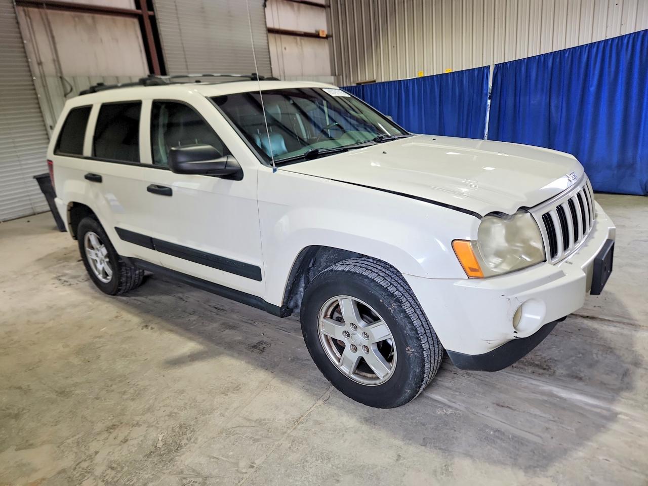 2005 Jeep Grand Cherokee Laredo White vin: 1J4HR48N25C538649