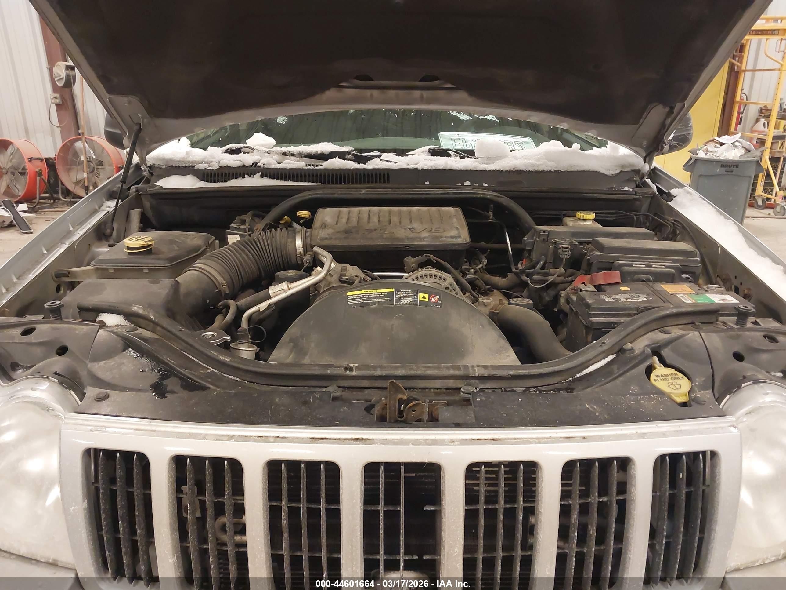 2006 Jeep Grand Cherokee Laredo Серебряный vin: 1J4HR48N36C250981