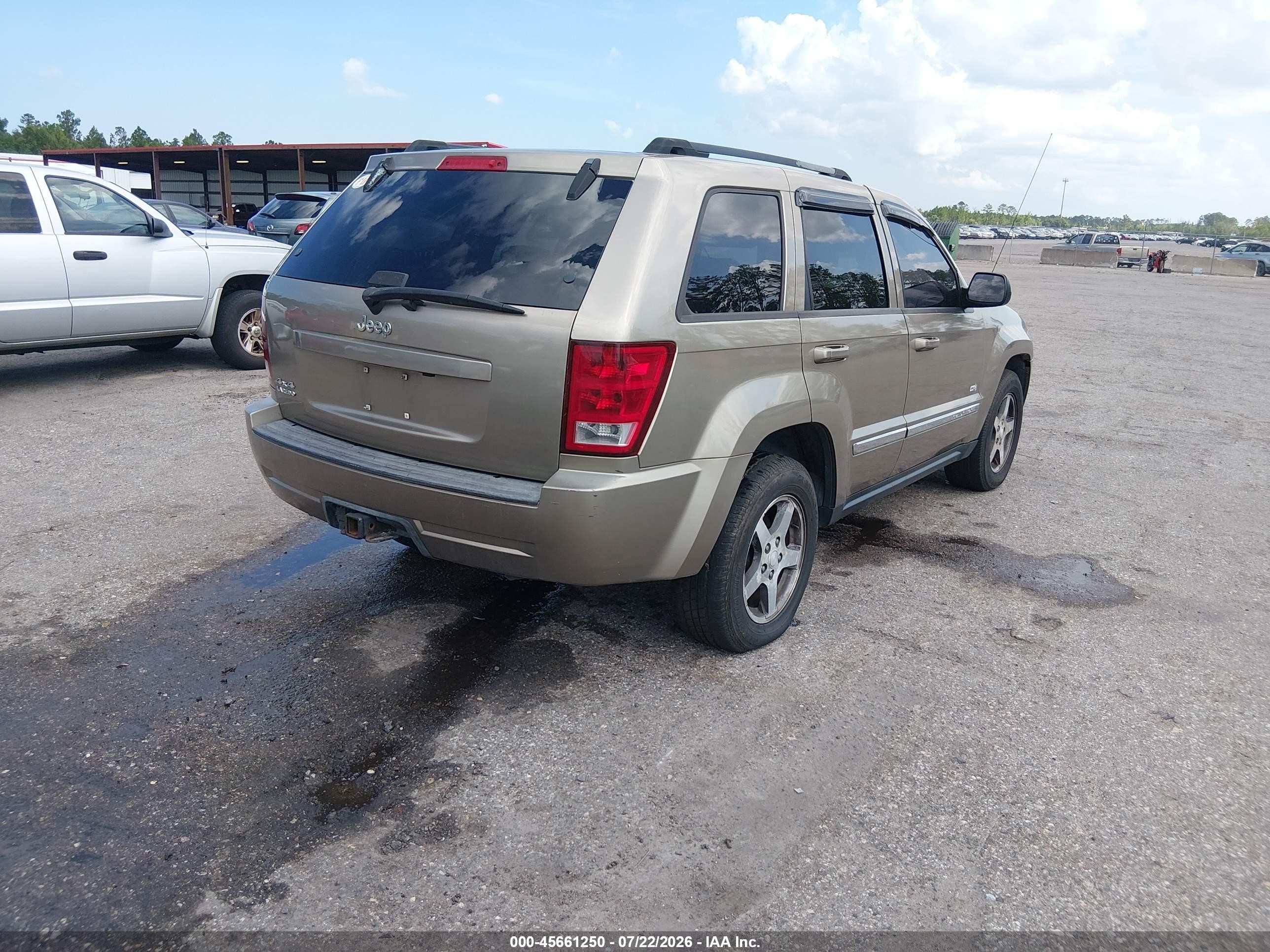 2006 Jeep Grand Cherokee Laredo Beige vin: 1J4HR48N36C265836