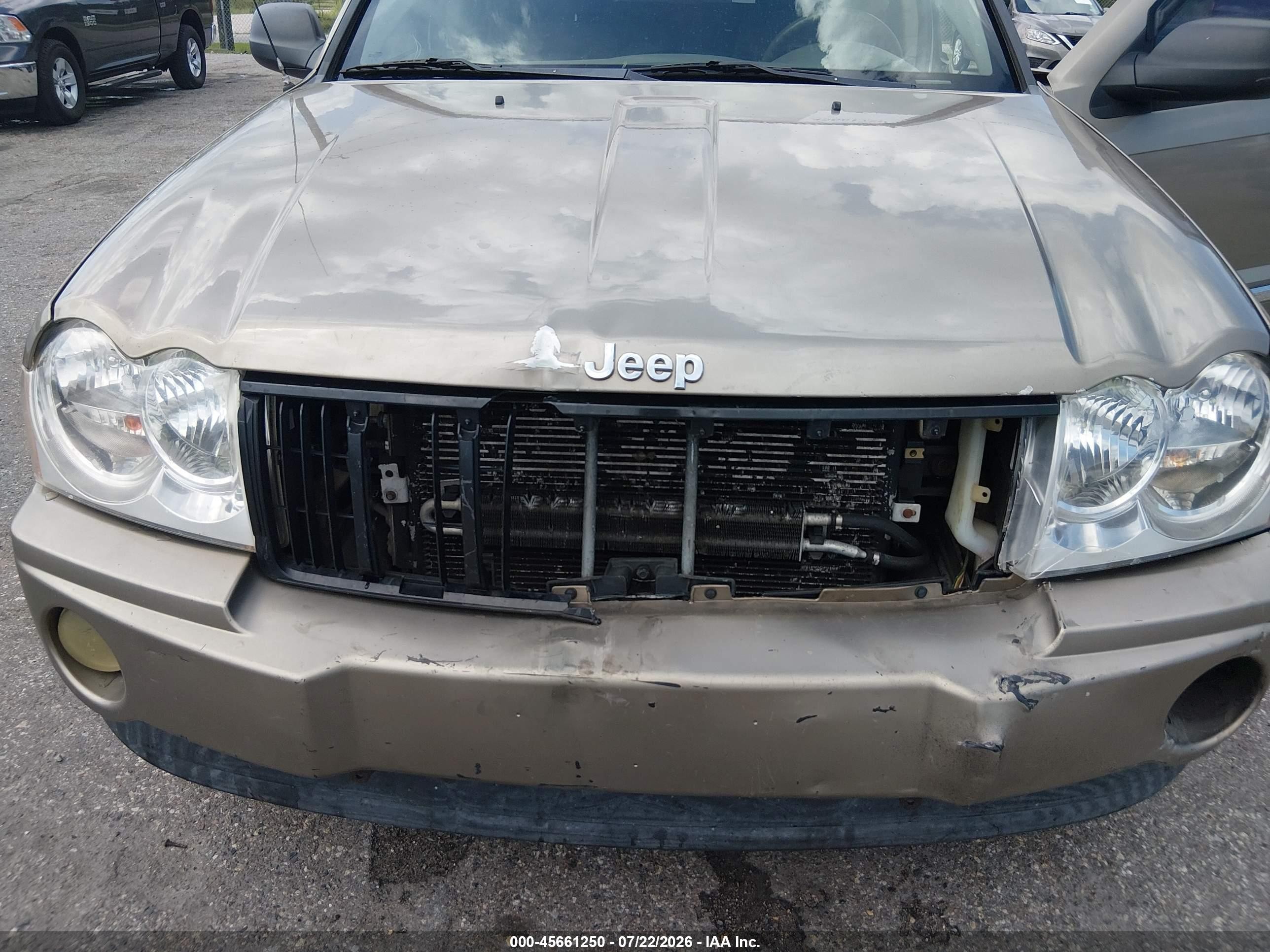 2006 Jeep Grand Cherokee Laredo Beige vin: 1J4HR48N36C265836