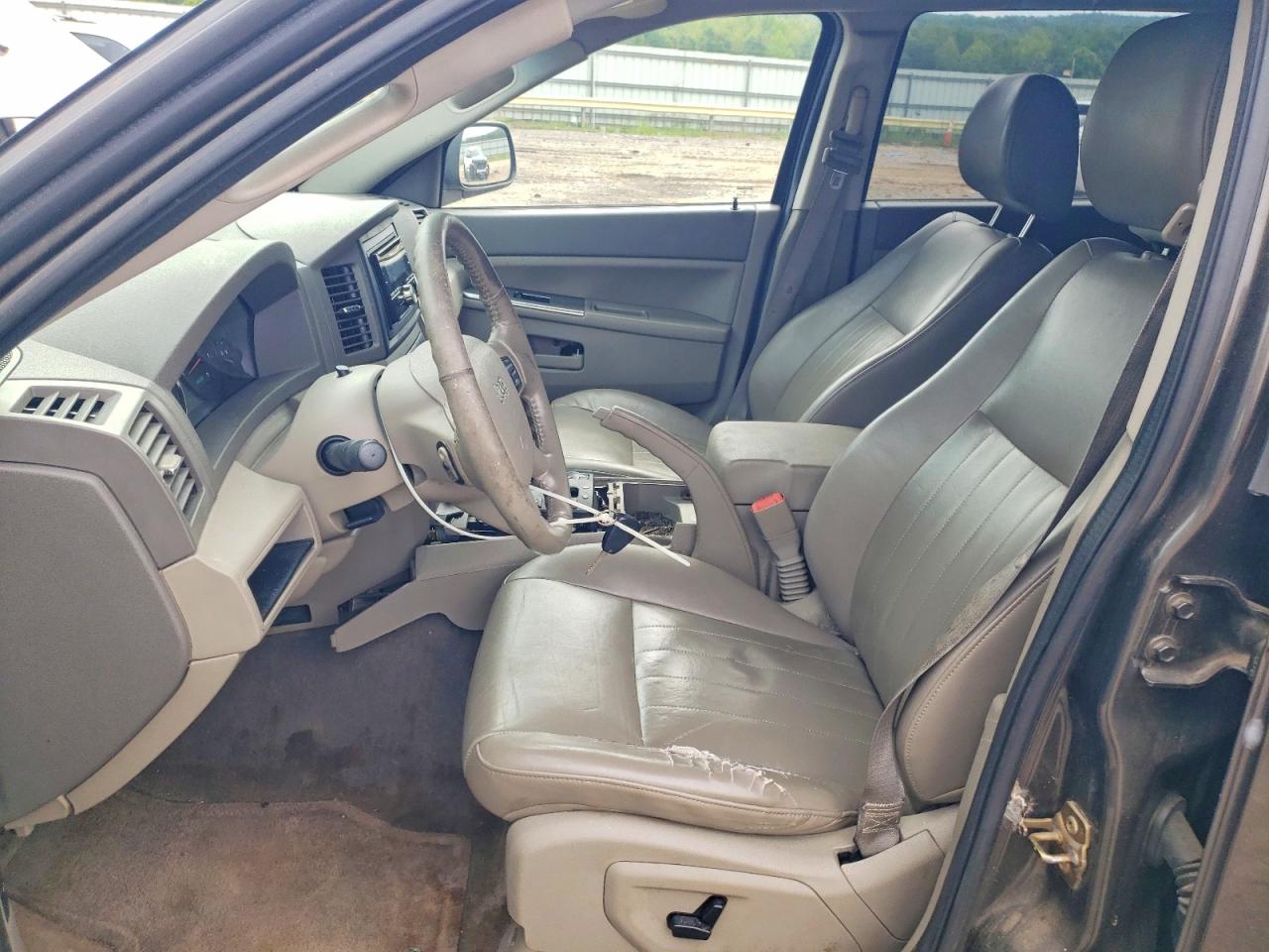 2005 Jeep Grand Cherokee Laredo Серый vin: 1J4HR48N55C609584