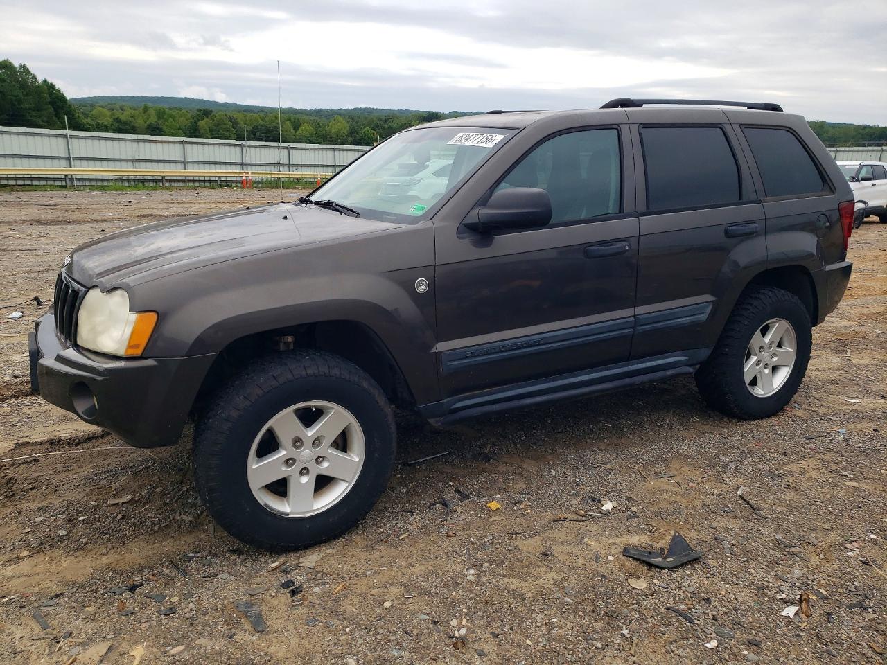 2005 Jeep Grand Cherokee Laredo Серый vin: 1J4HR48N55C609584
