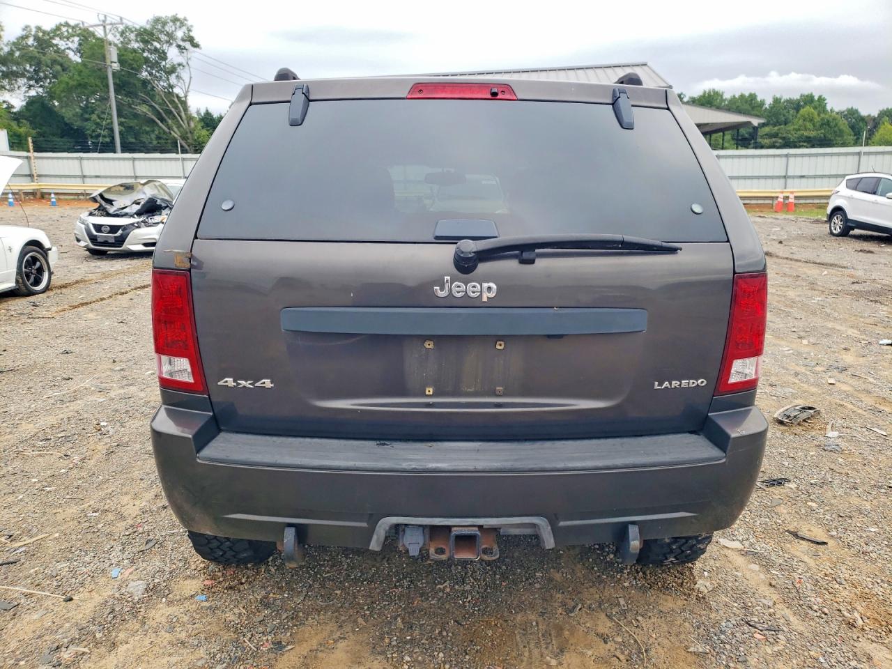 2005 Jeep Grand Cherokee Laredo Серый vin: 1J4HR48N55C609584