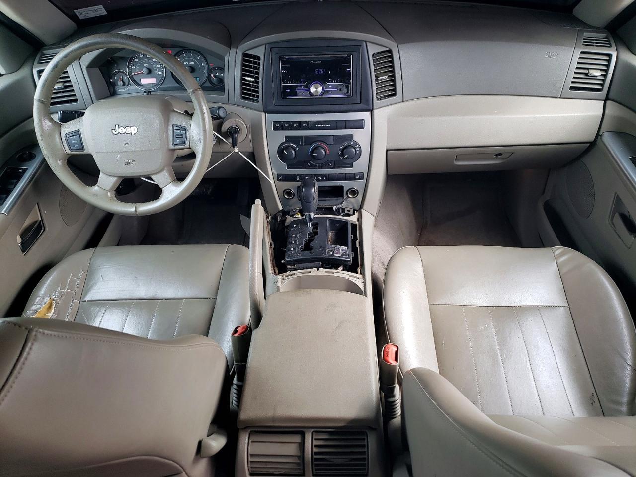 2005 Jeep Grand Cherokee Laredo Серый vin: 1J4HR48N55C609584