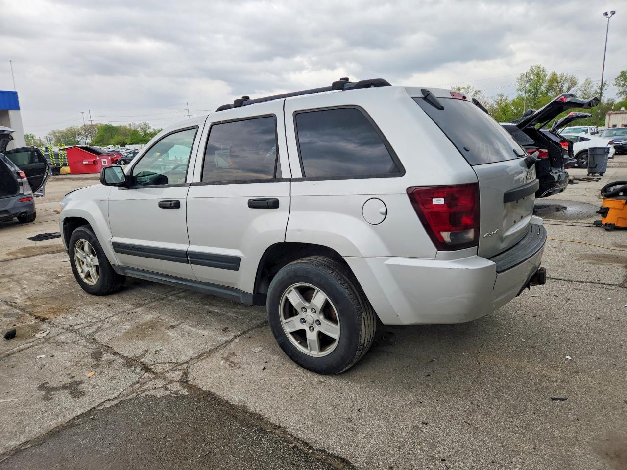 2005 Jeep Grand Cherokee Laredo Серебряный vin: 1J4HR48N65C538993