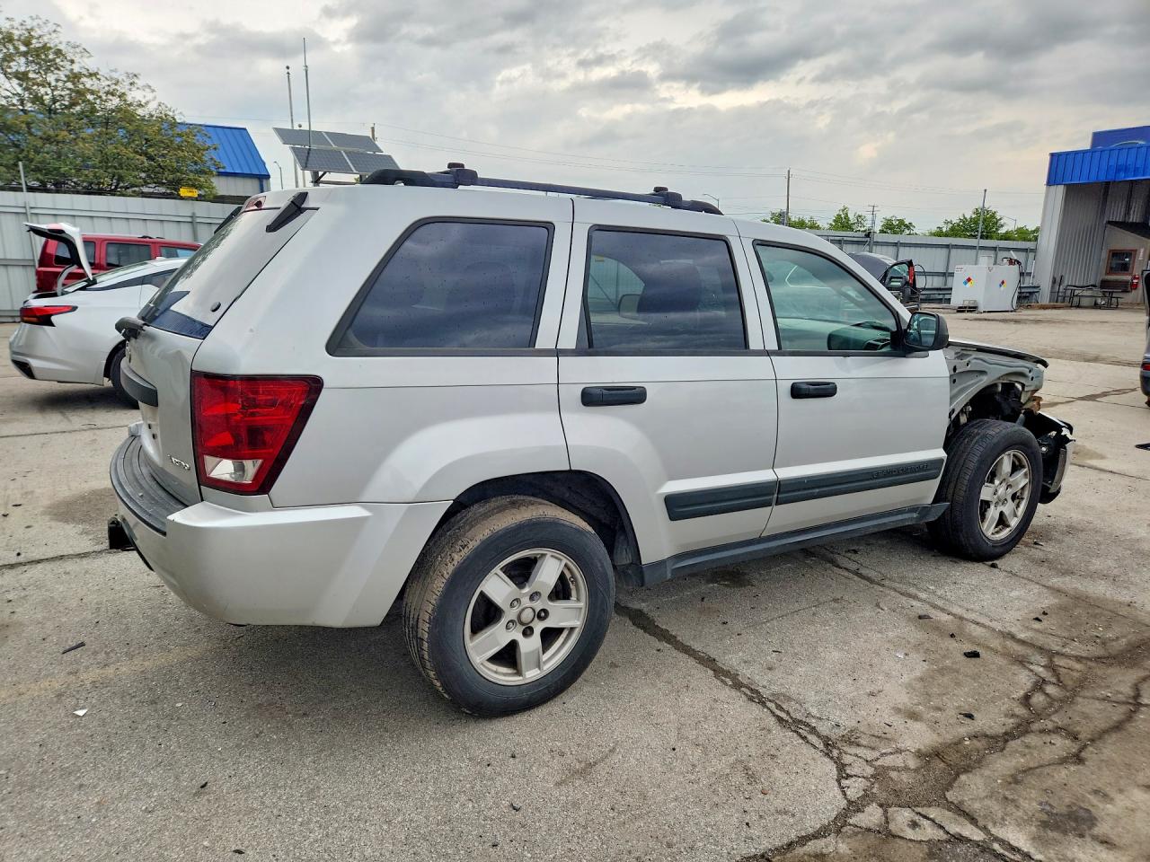 2005 Jeep Grand Cherokee Laredo Серебряный vin: 1J4HR48N65C538993