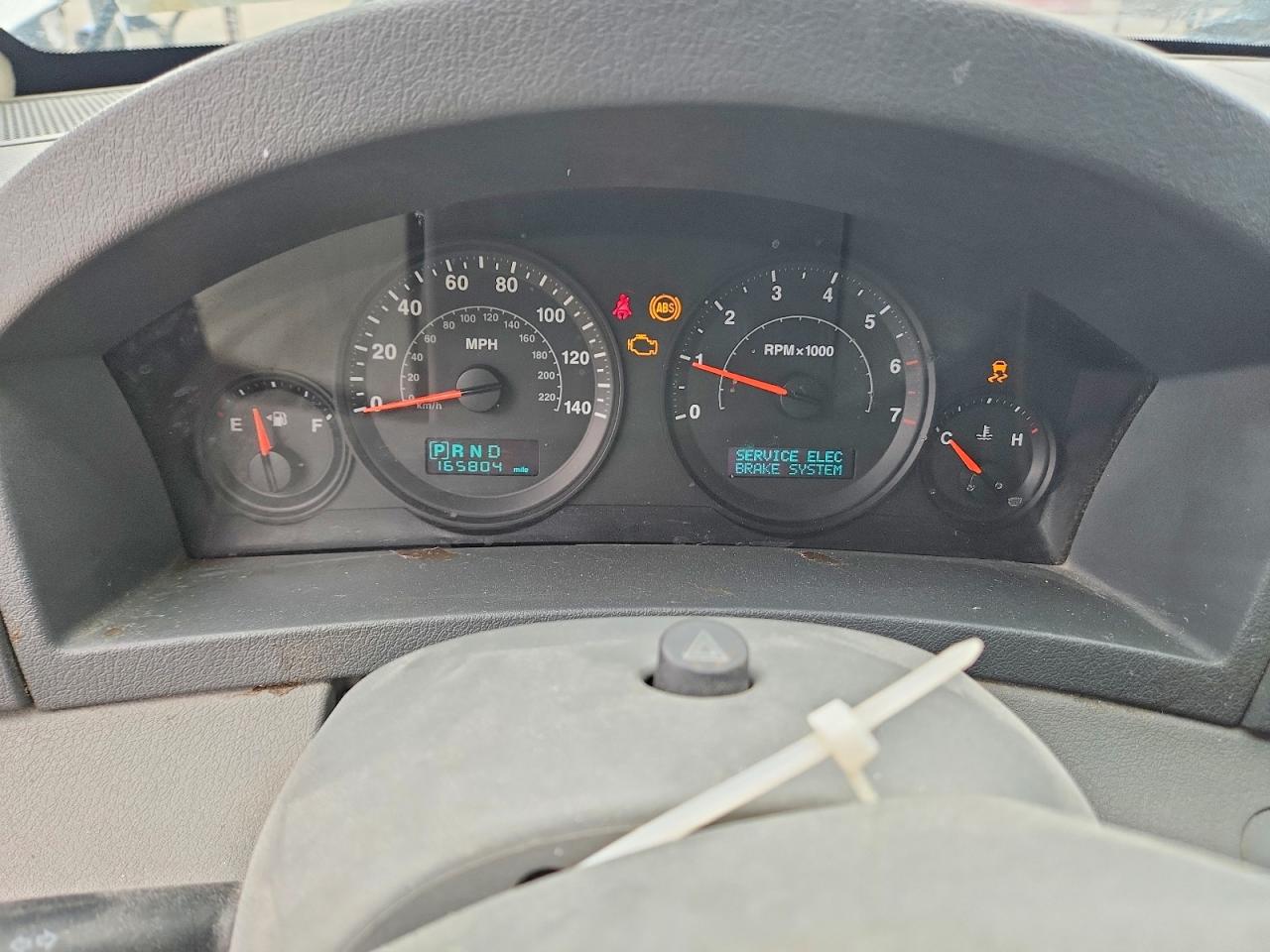 2005 Jeep Grand Cherokee Laredo Серебряный vin: 1J4HR48N65C538993