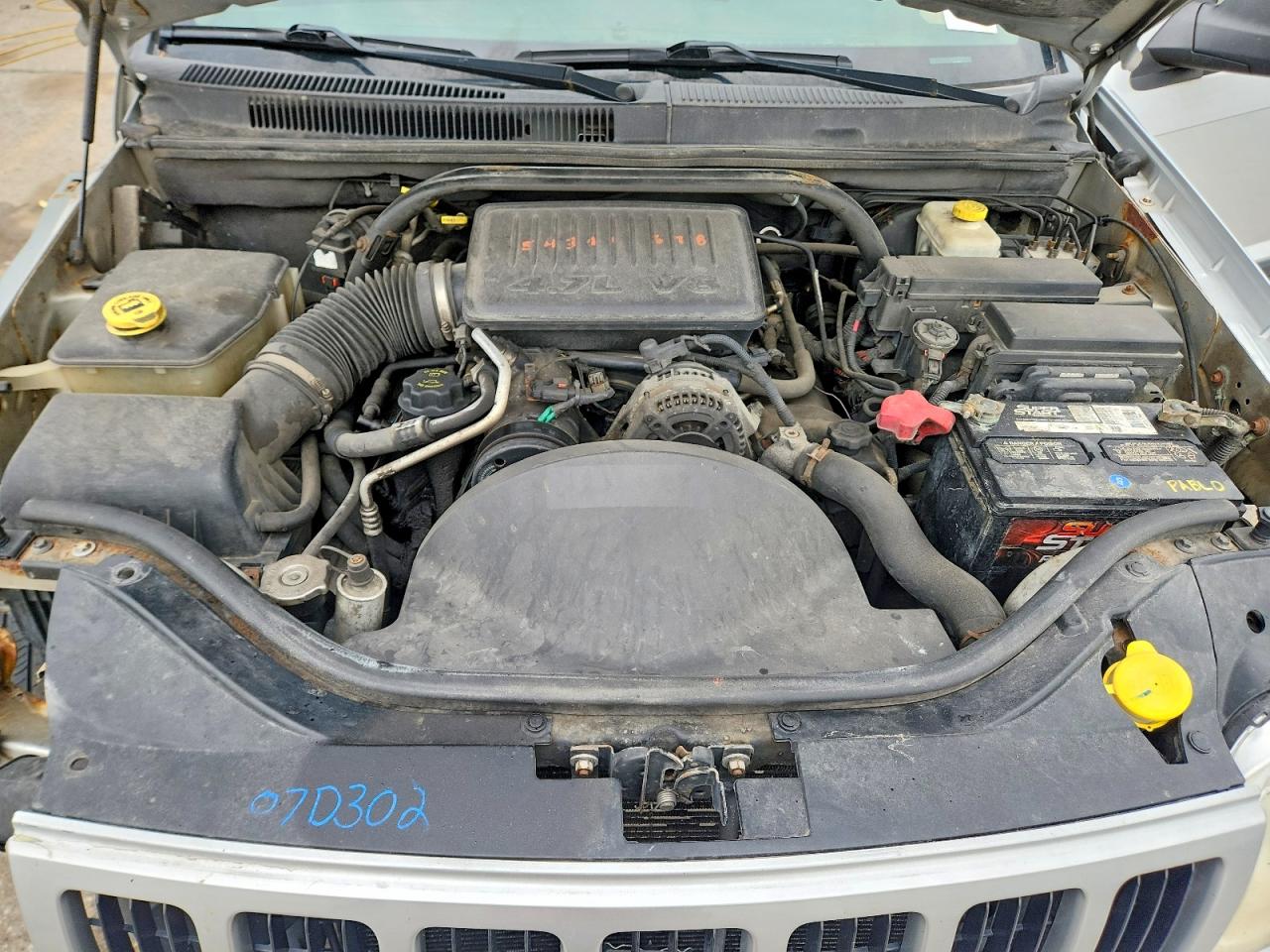 2005 Jeep Grand Cherokee Laredo Серебряный vin: 1J4HR48N65C538993