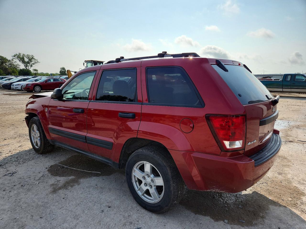 2005 Jeep Grand Cherokee Laredo Red vin: 1J4HR48N65C702906