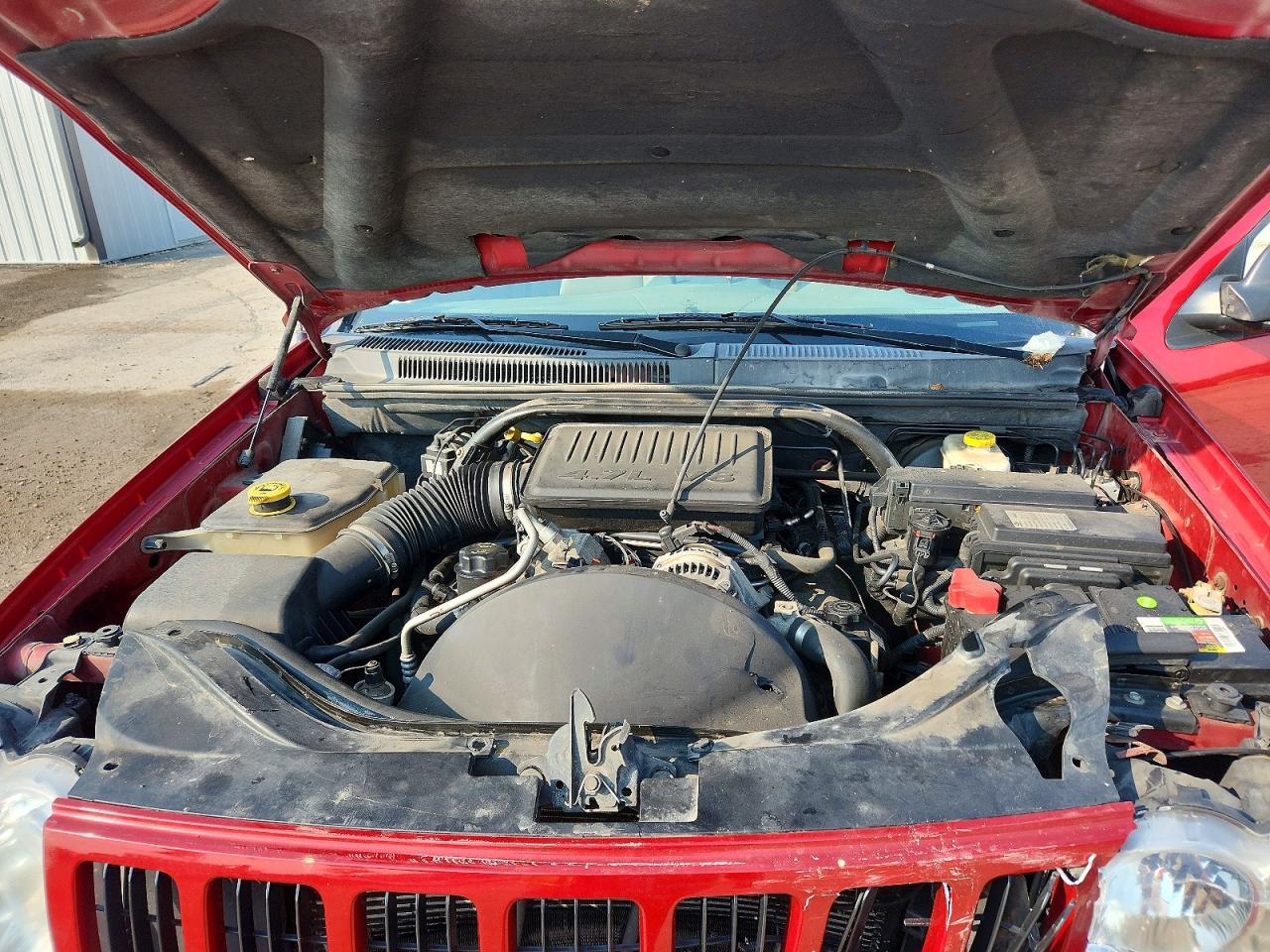 2005 Jeep Grand Cherokee Laredo Red vin: 1J4HR48N65C702906