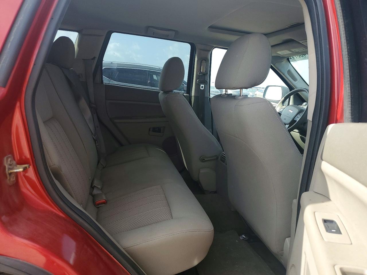 2006 Jeep Grand Cherokee Laredo Red vin: 1J4HR48N66C240493