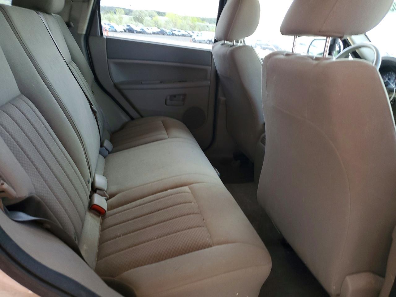 2005 Jeep Grand Cherokee Laredo White vin: 1J4HR48N75C639735