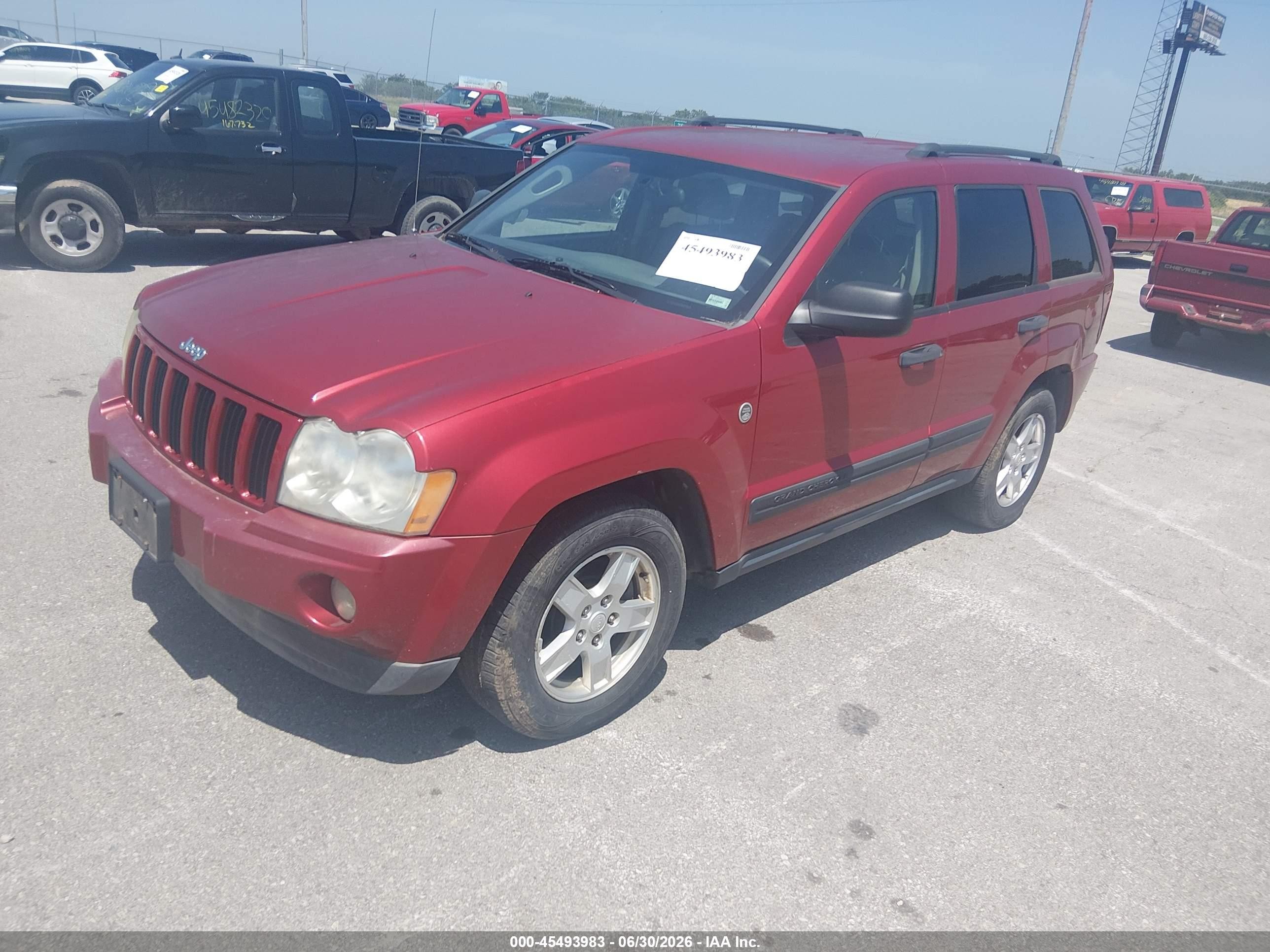 2006 Jeep Grand Cherokee Laredo Red vin: 1J4HR48N76C235884