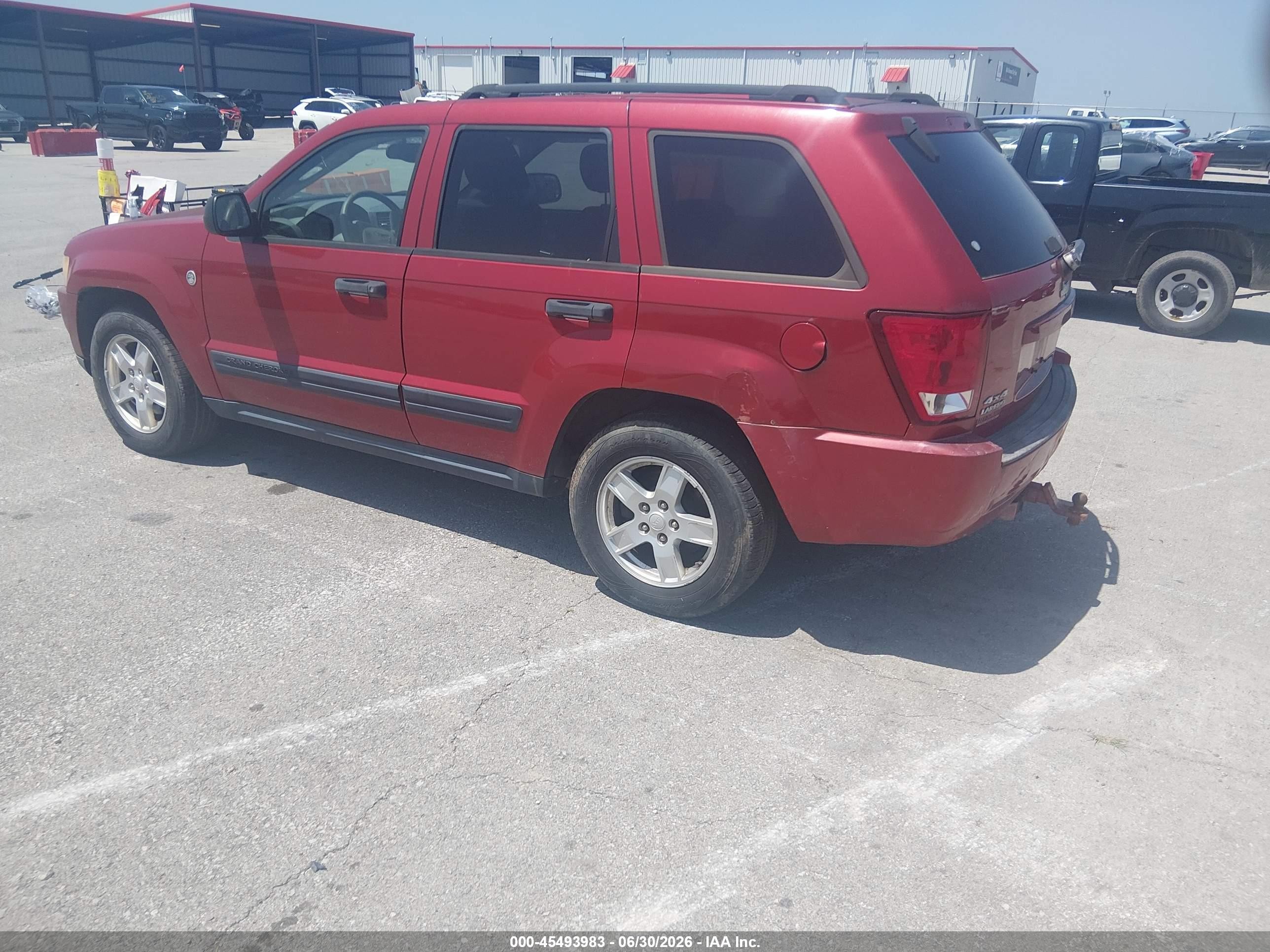 2006 Jeep Grand Cherokee Laredo Red vin: 1J4HR48N76C235884