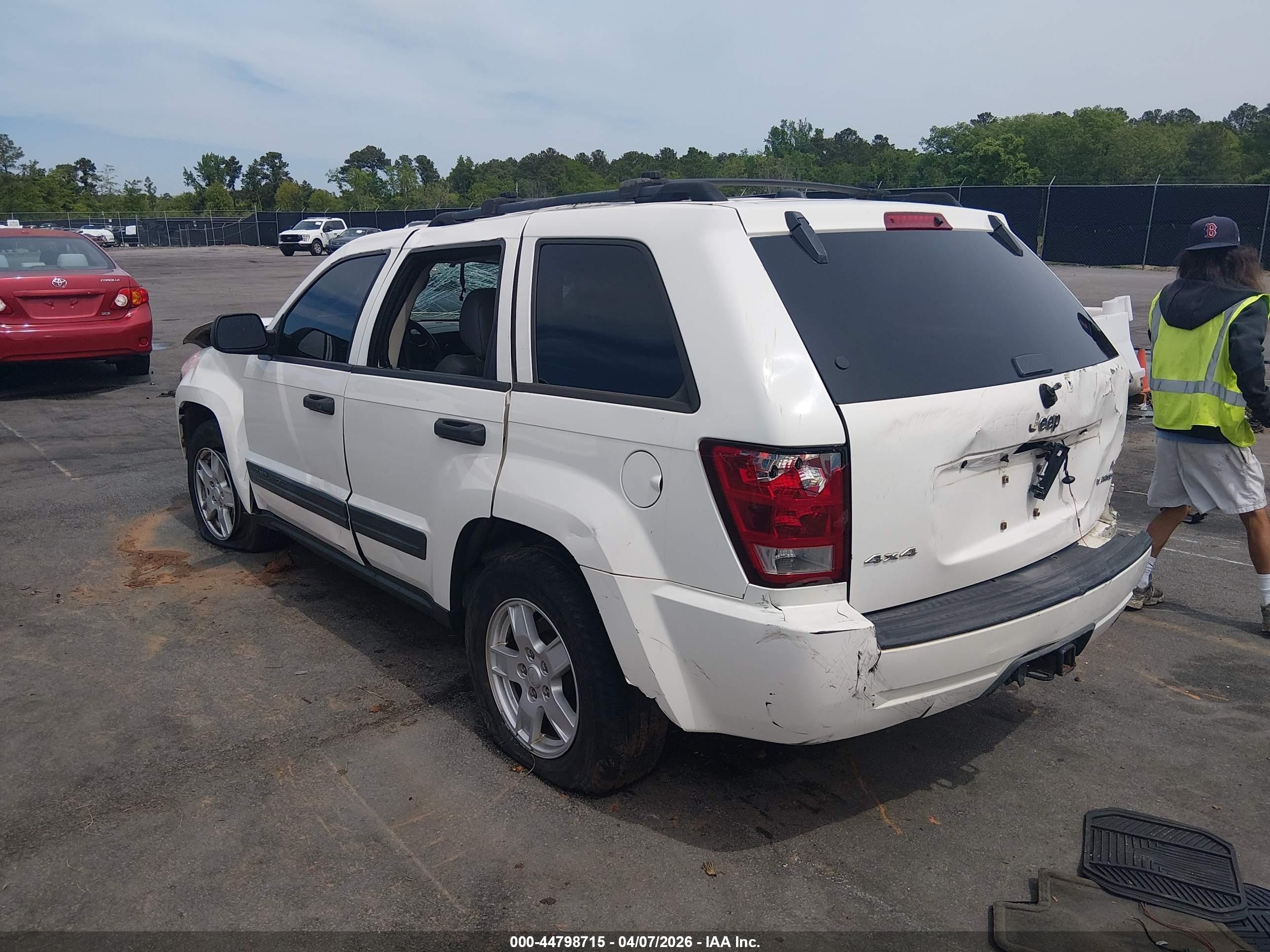 2005 Jeep Grand Cherokee Laredo Серебряный vin: 1J4HR48N95C599089