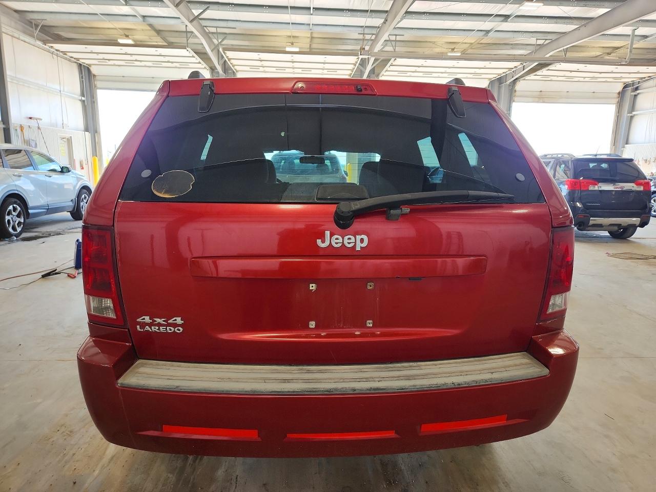 2006 Jeep Grand Cherokee Laredo Red vin: 1J4HR48N96C296153