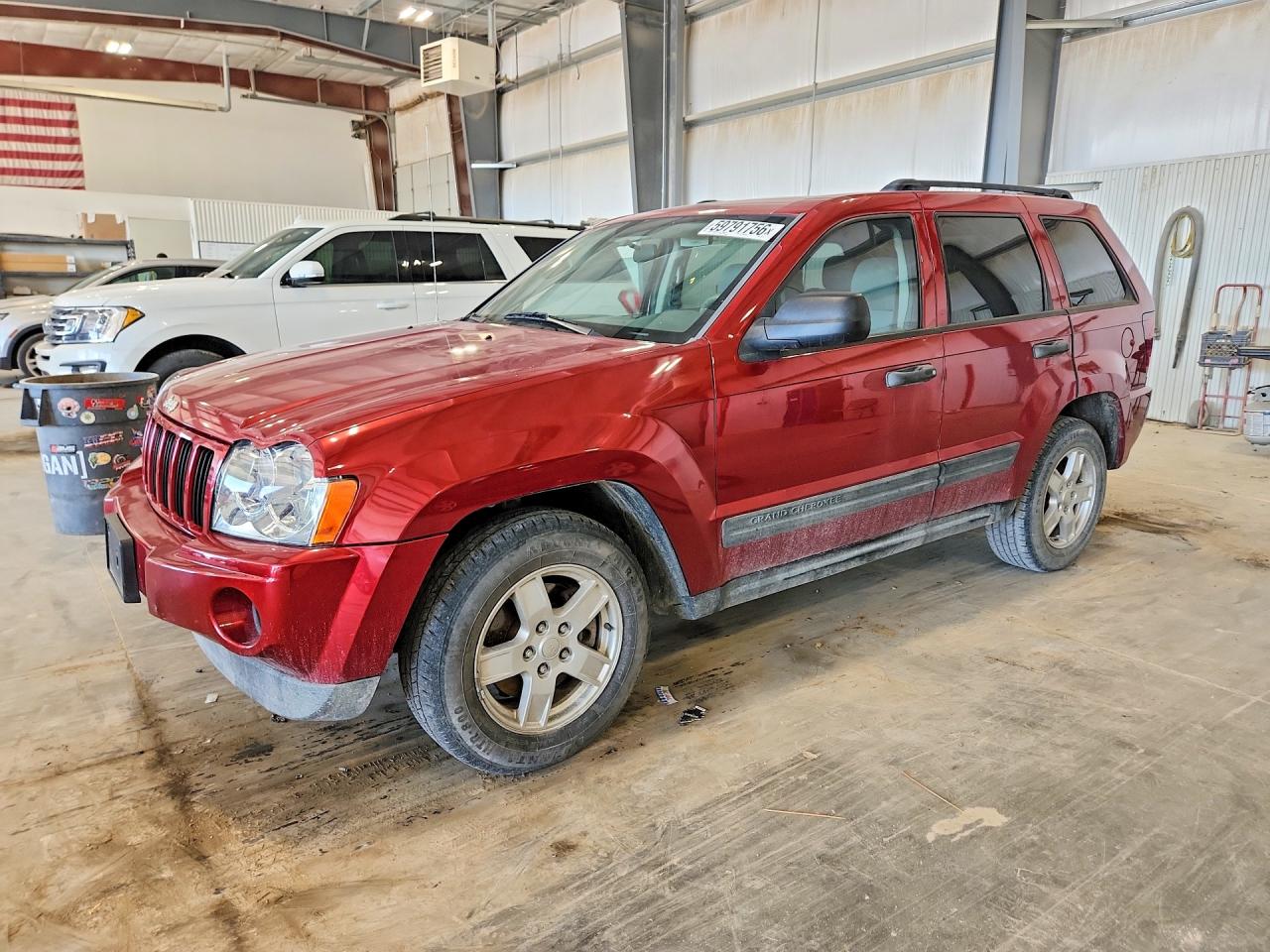 2006 Jeep Grand Cherokee Laredo Red vin: 1J4HR48N96C296153