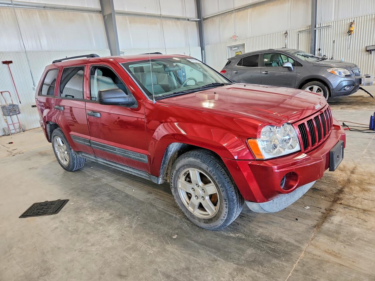 2006 Jeep Grand Cherokee Laredo Red vin: 1J4HR48N96C296153