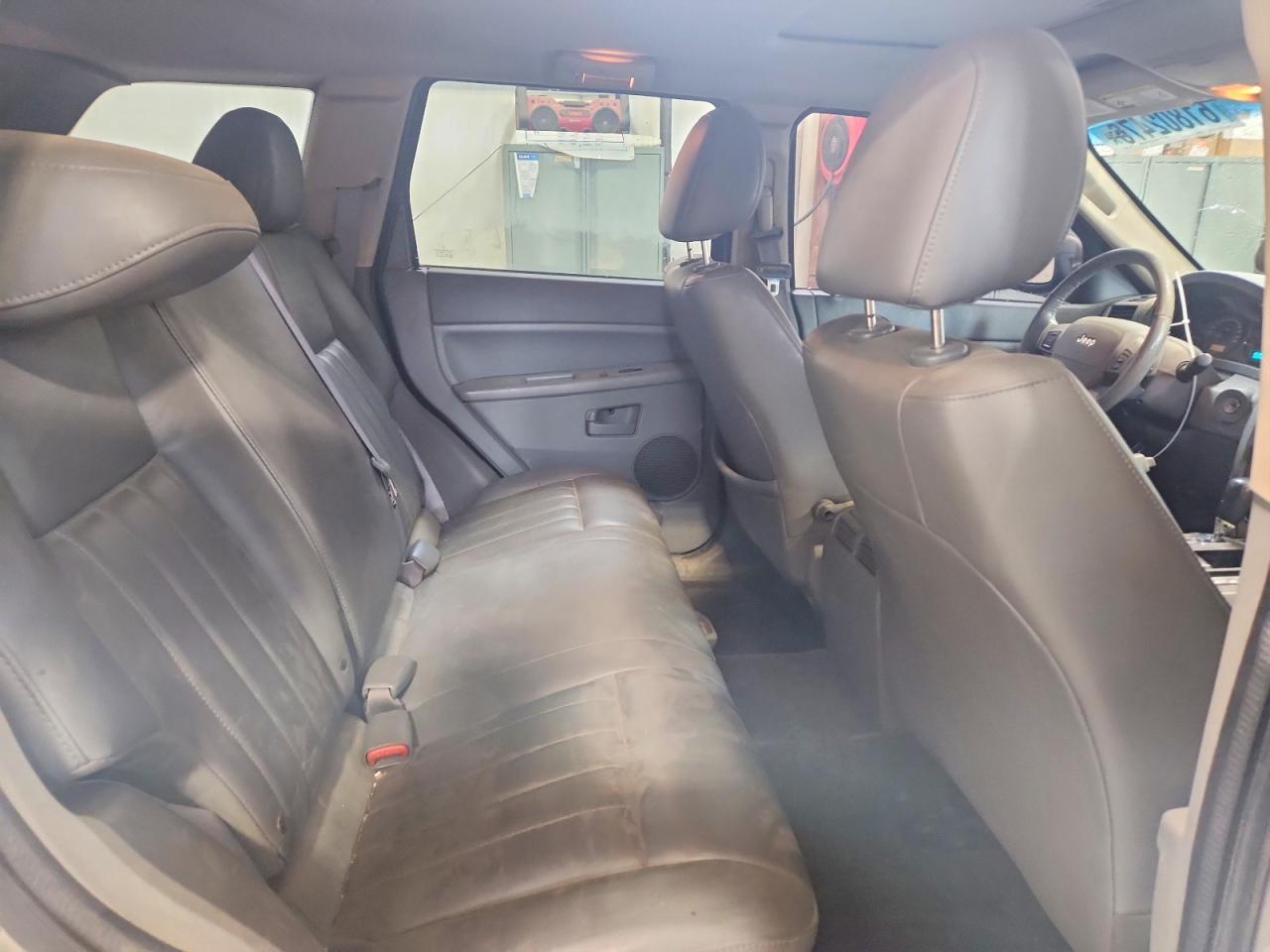 2006 Jeep Grand Cherokee Laredo Silver vin: 1J4HR48NX6C160968