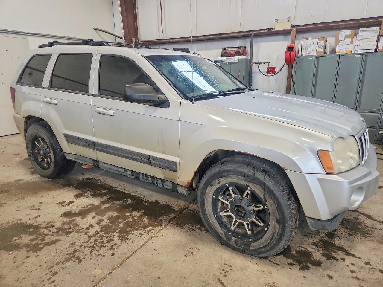 2006 Jeep Grand Cherokee Laredo Silver vin: 1J4HR48NX6C160968