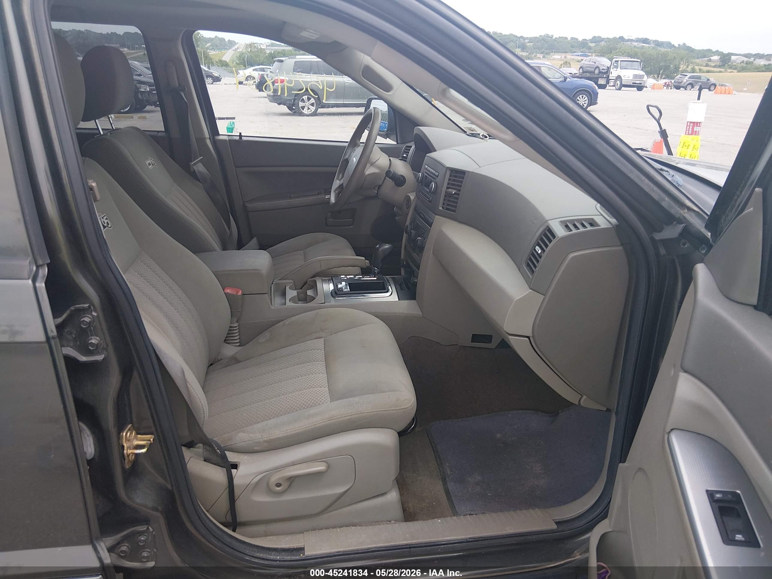 2006 Jeep Grand Cherokee Laredo Gray vin: 1J4HR48NX6C333193