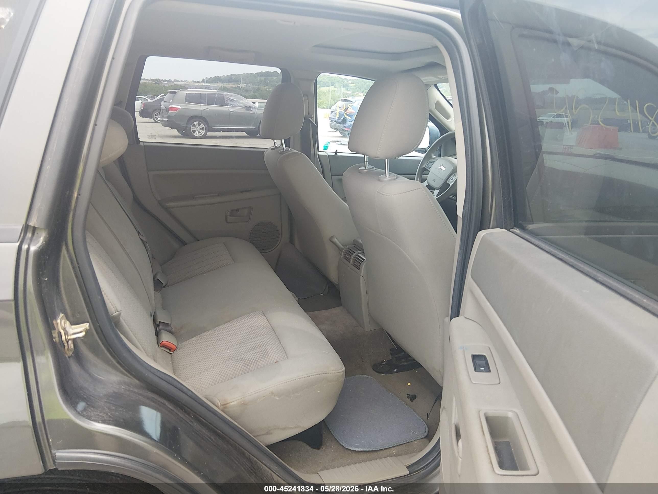 2006 Jeep Grand Cherokee Laredo Gray vin: 1J4HR48NX6C333193