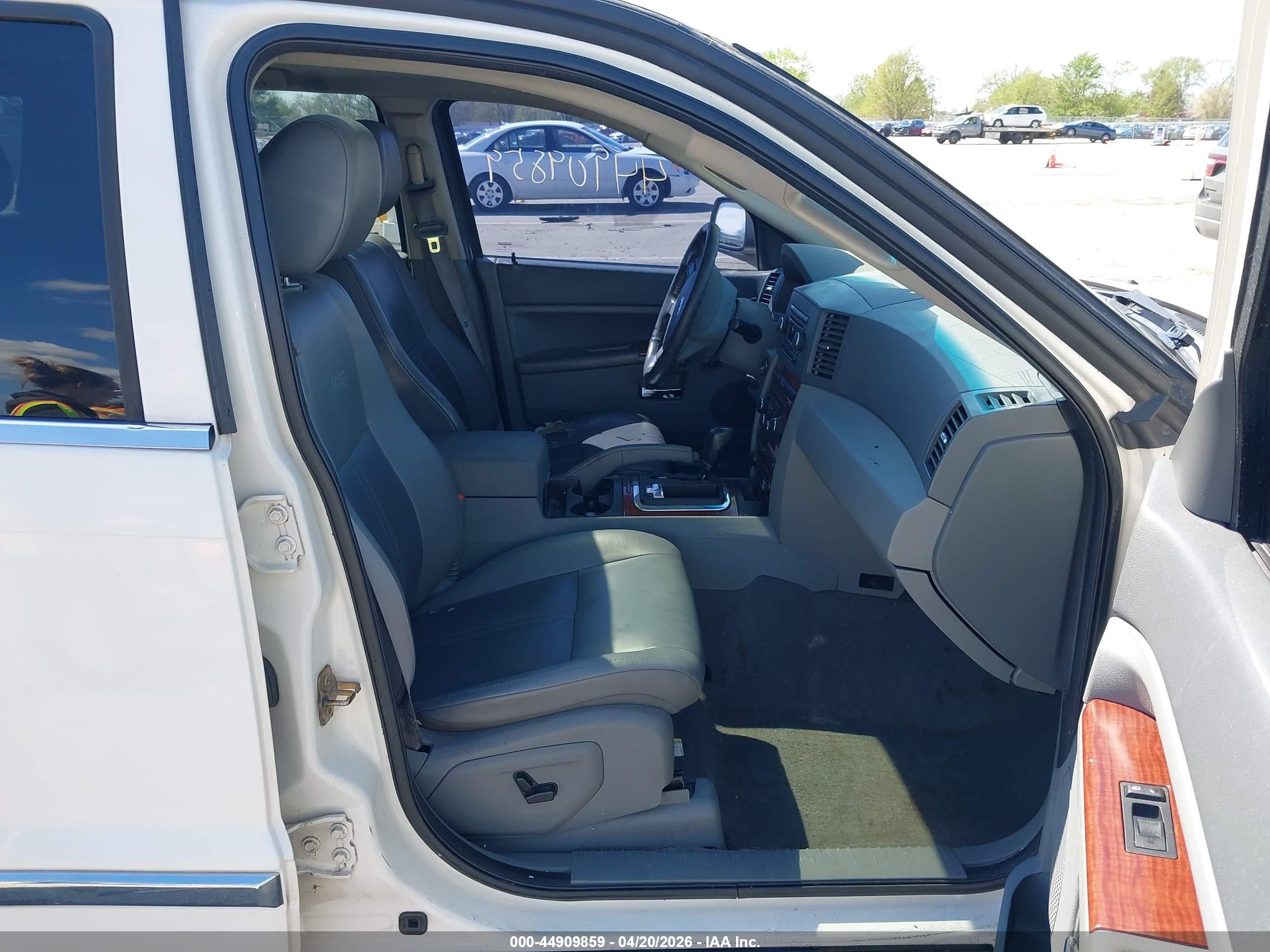 2005 Jeep Grand Cherokee Limited White vin: 1J4HR58215C615071