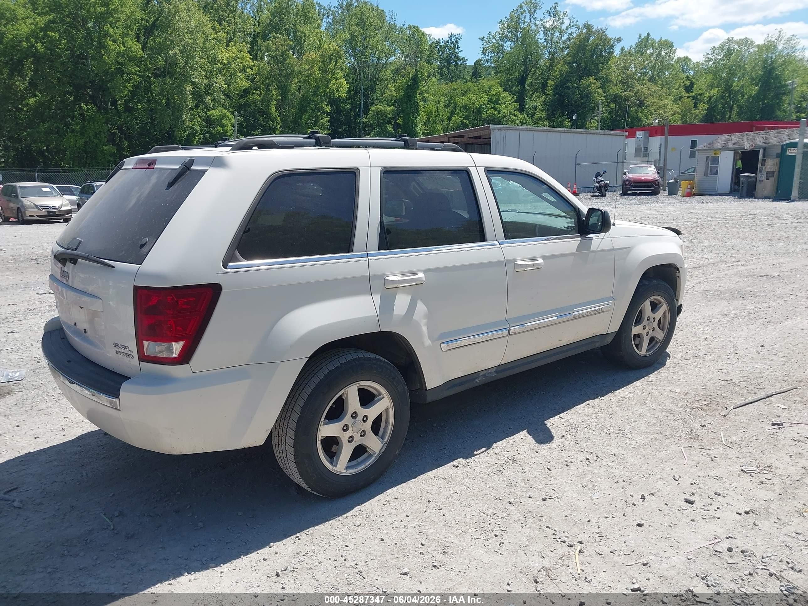 2005 Jeep Grand Cherokee Limited White vin: 1J4HR58245C605392