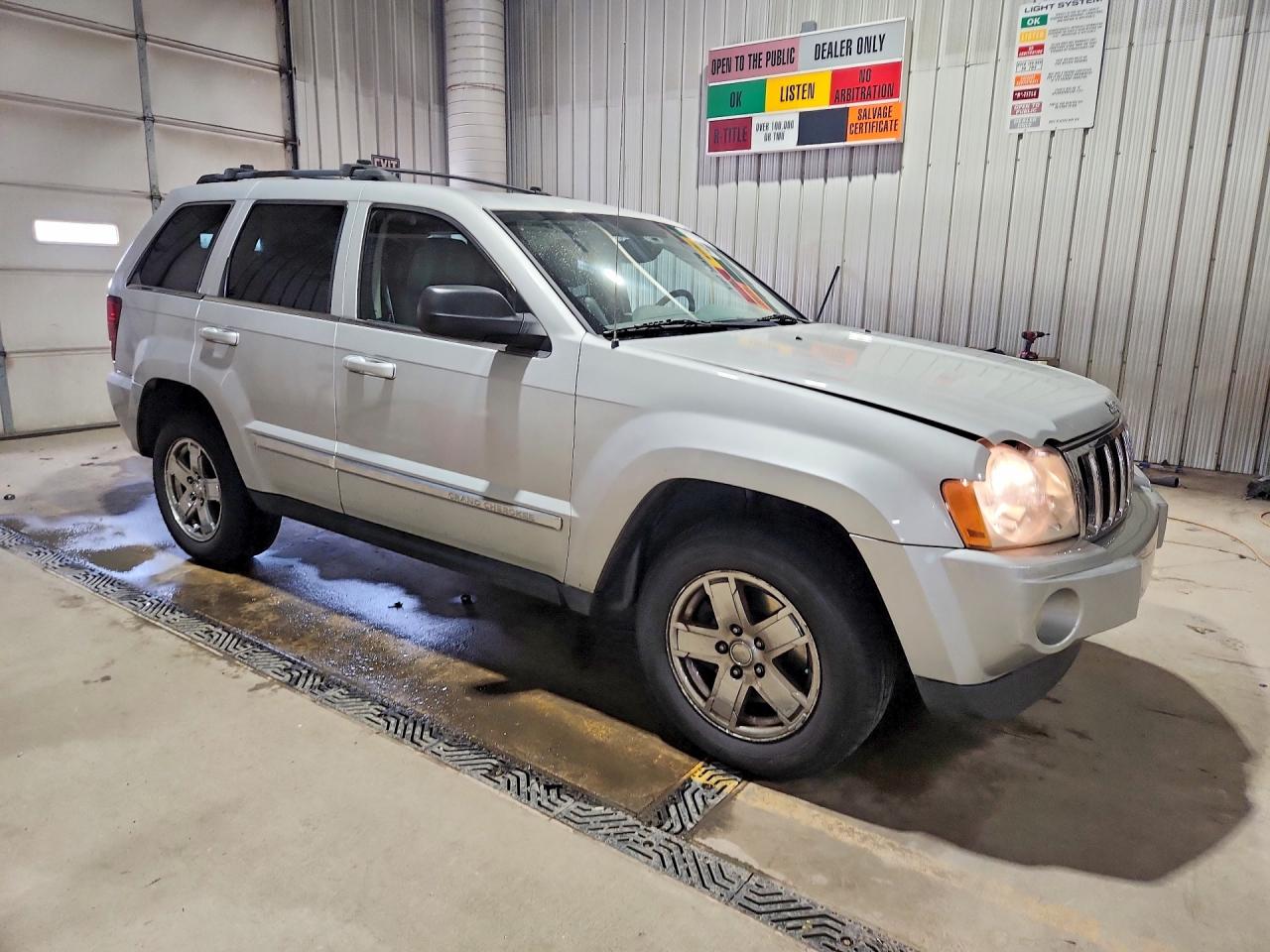 2005 Jeep Grand Cherokee Limited Silver vin: 1J4HR58295C522251