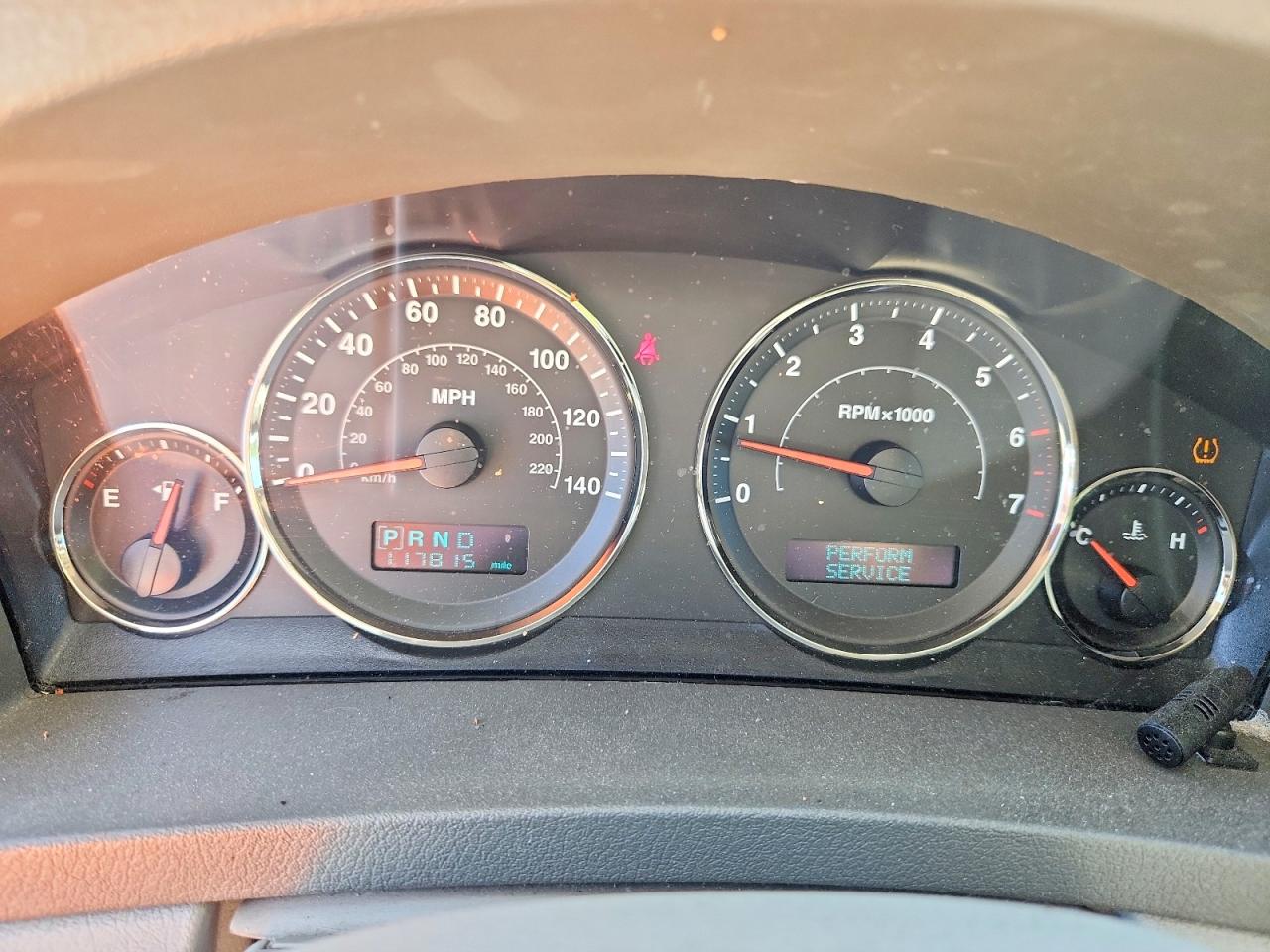 2005 Jeep Grand Cherokee Limited Red vin: 1J4HR58295C651901