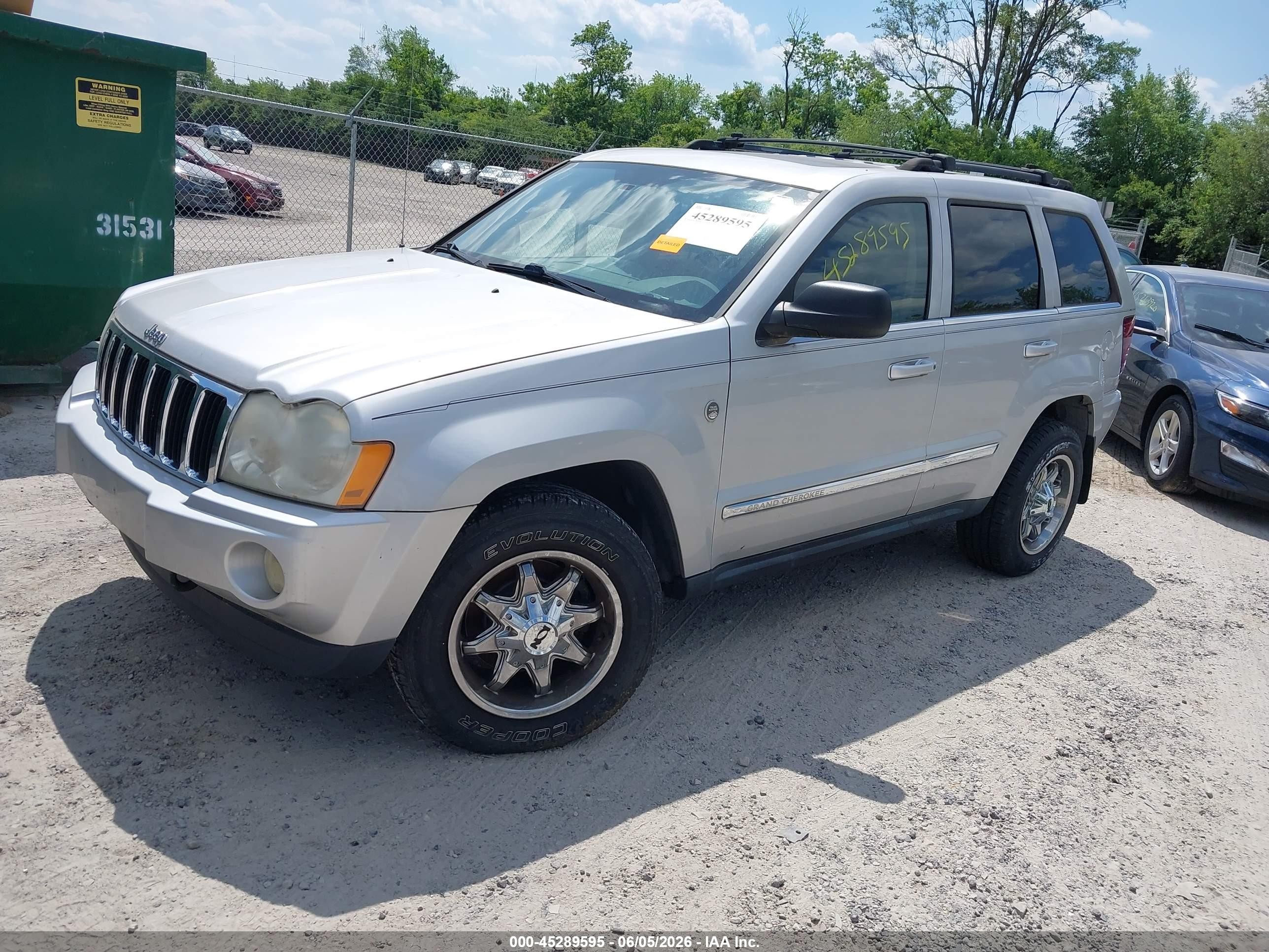 2005 Jeep Grand Cherokee Limited Silver vin: 1J4HR58295C730839