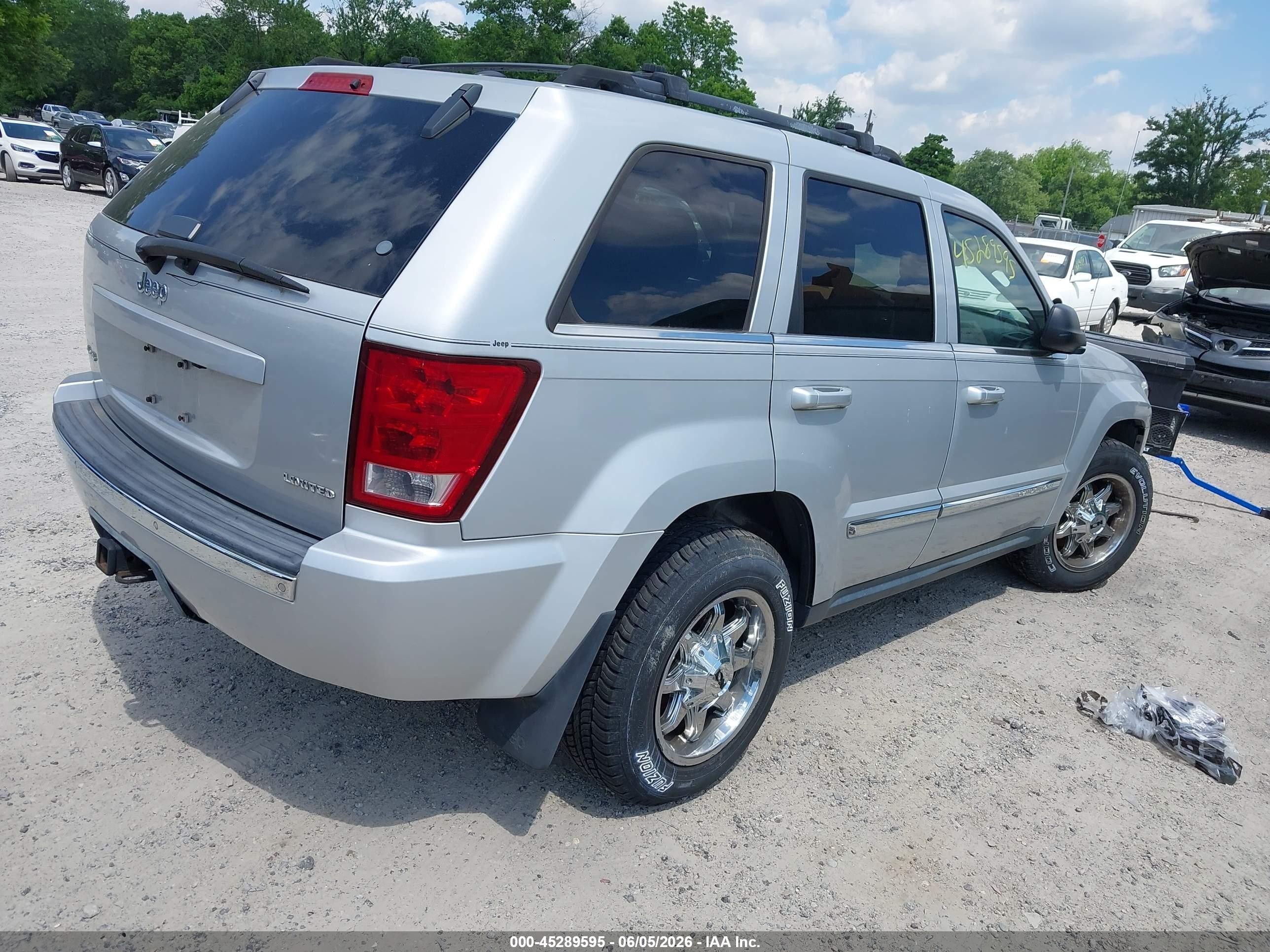 2005 Jeep Grand Cherokee Limited Silver vin: 1J4HR58295C730839