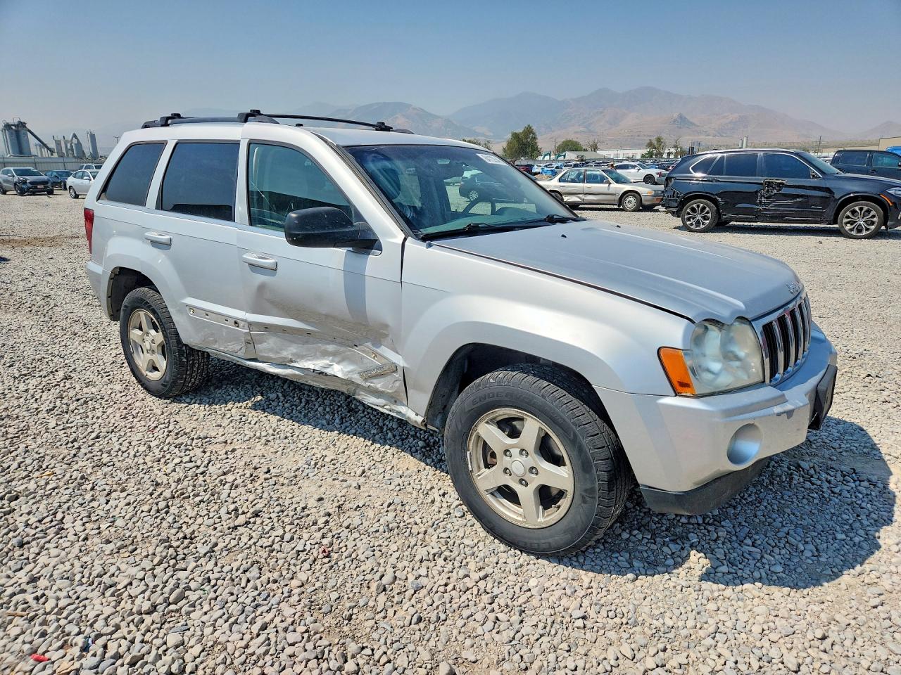 2005 Jeep Grand Cherokee Limited Silver vin: 1J4HR58N15C611077