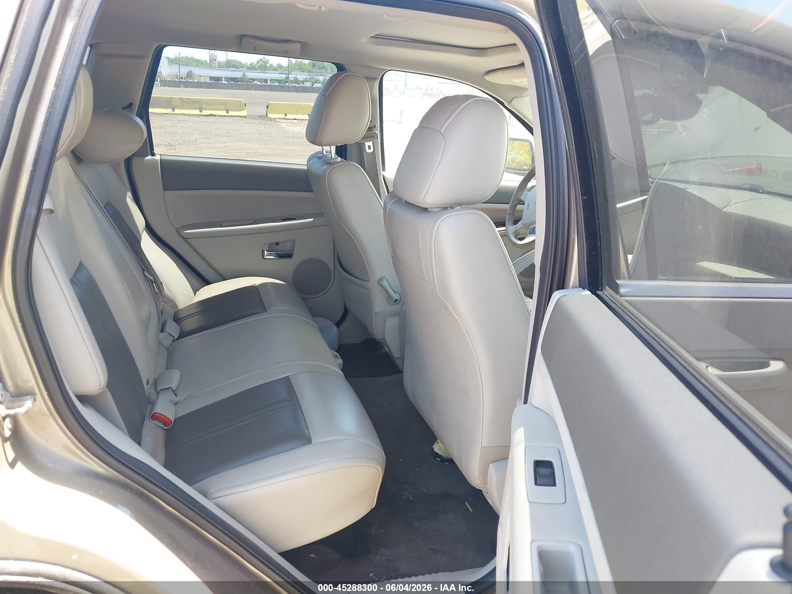 2005 Jeep Grand Cherokee Limited Beige vin: 1J4HR58N25C548930