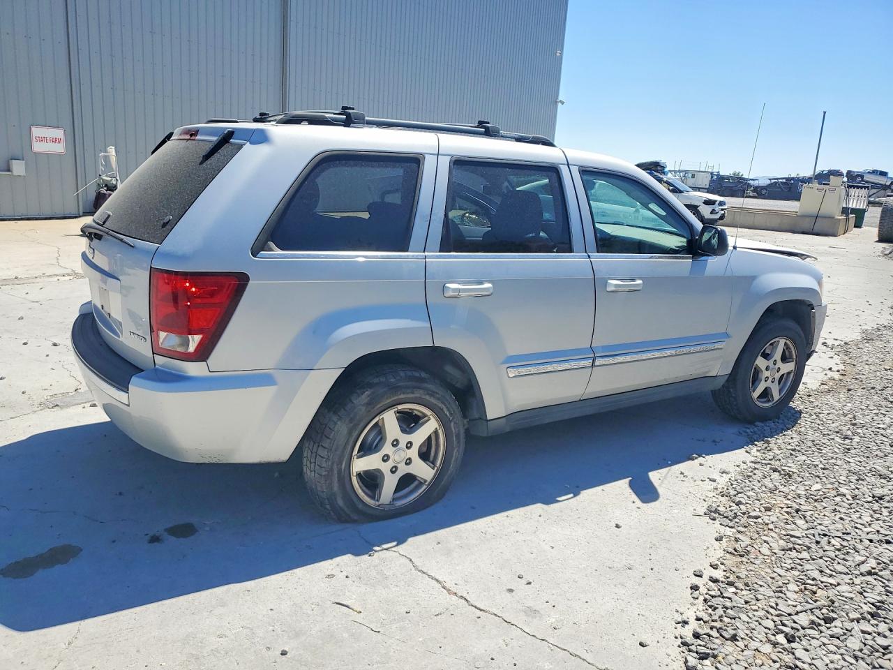 2005 Jeep Grand Cherokee Limited Silver vin: 1J4HR58N45C703624