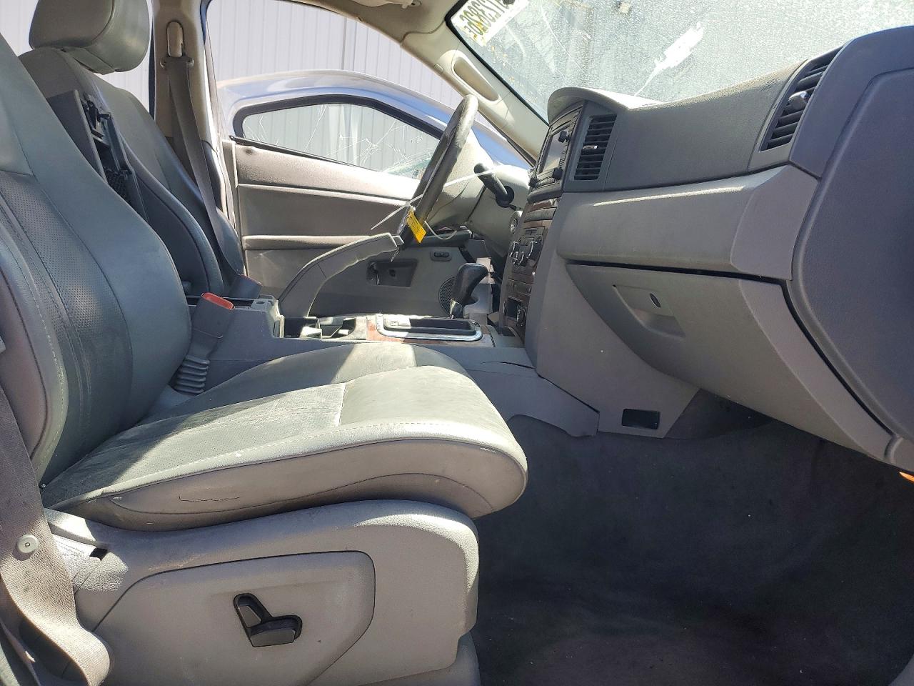 2005 Jeep Grand Cherokee Limited Silver vin: 1J4HR58N45C703624